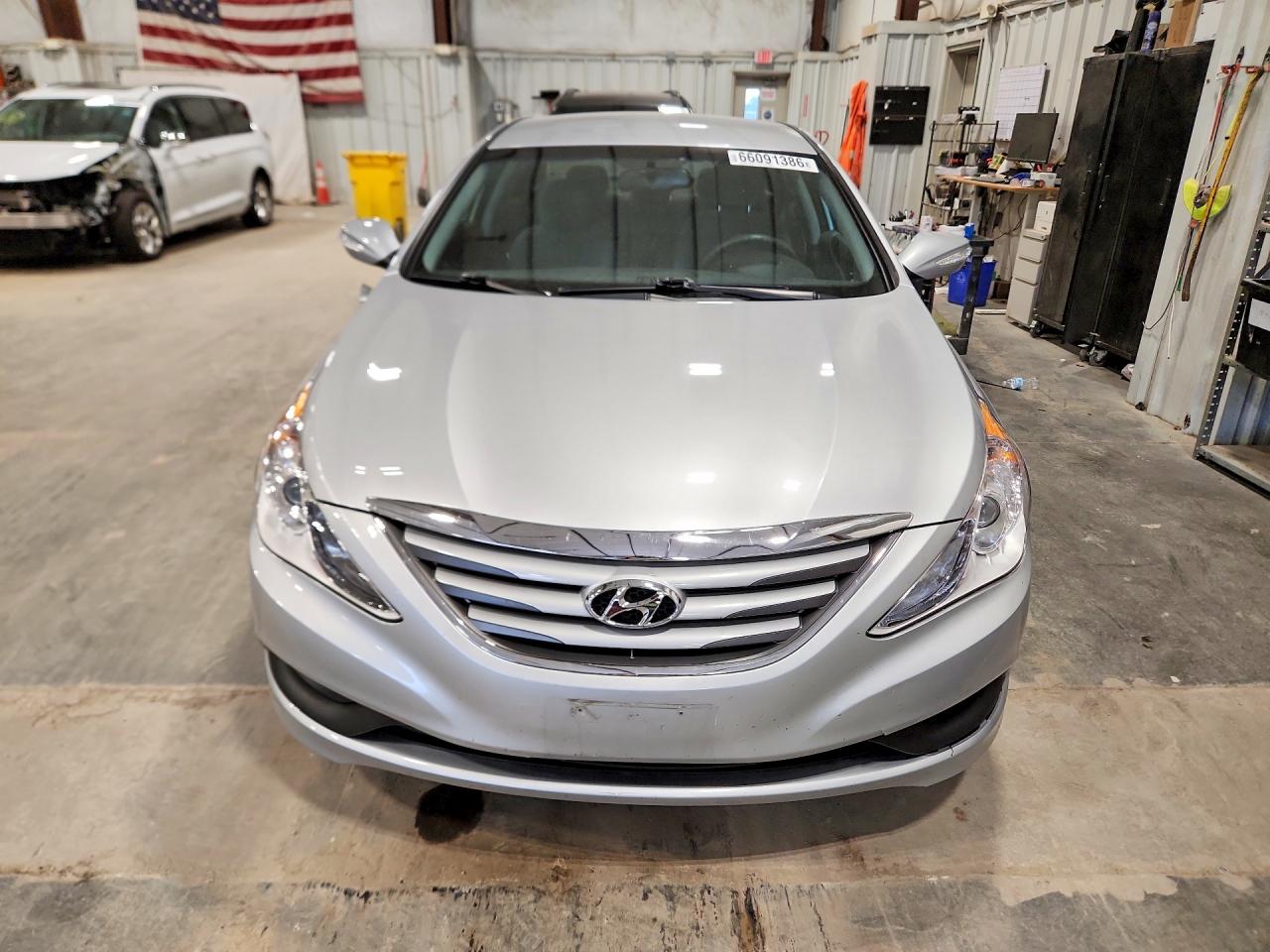 2014 Hyundai Sonata Gls Серебряный vin: 5NPEB4AC3EH903415