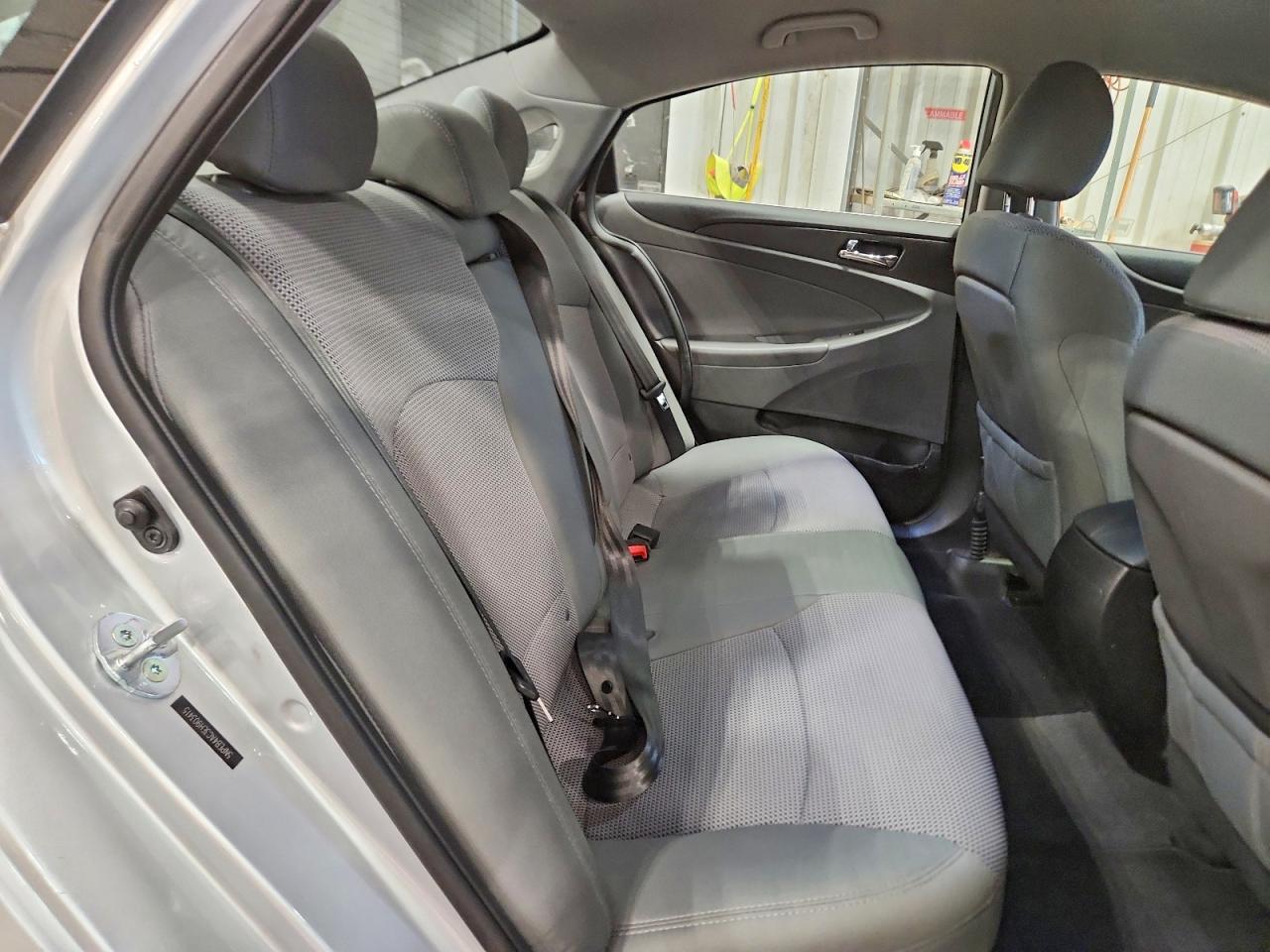 2014 Hyundai Sonata Gls Серебряный vin: 5NPEB4AC3EH903415
