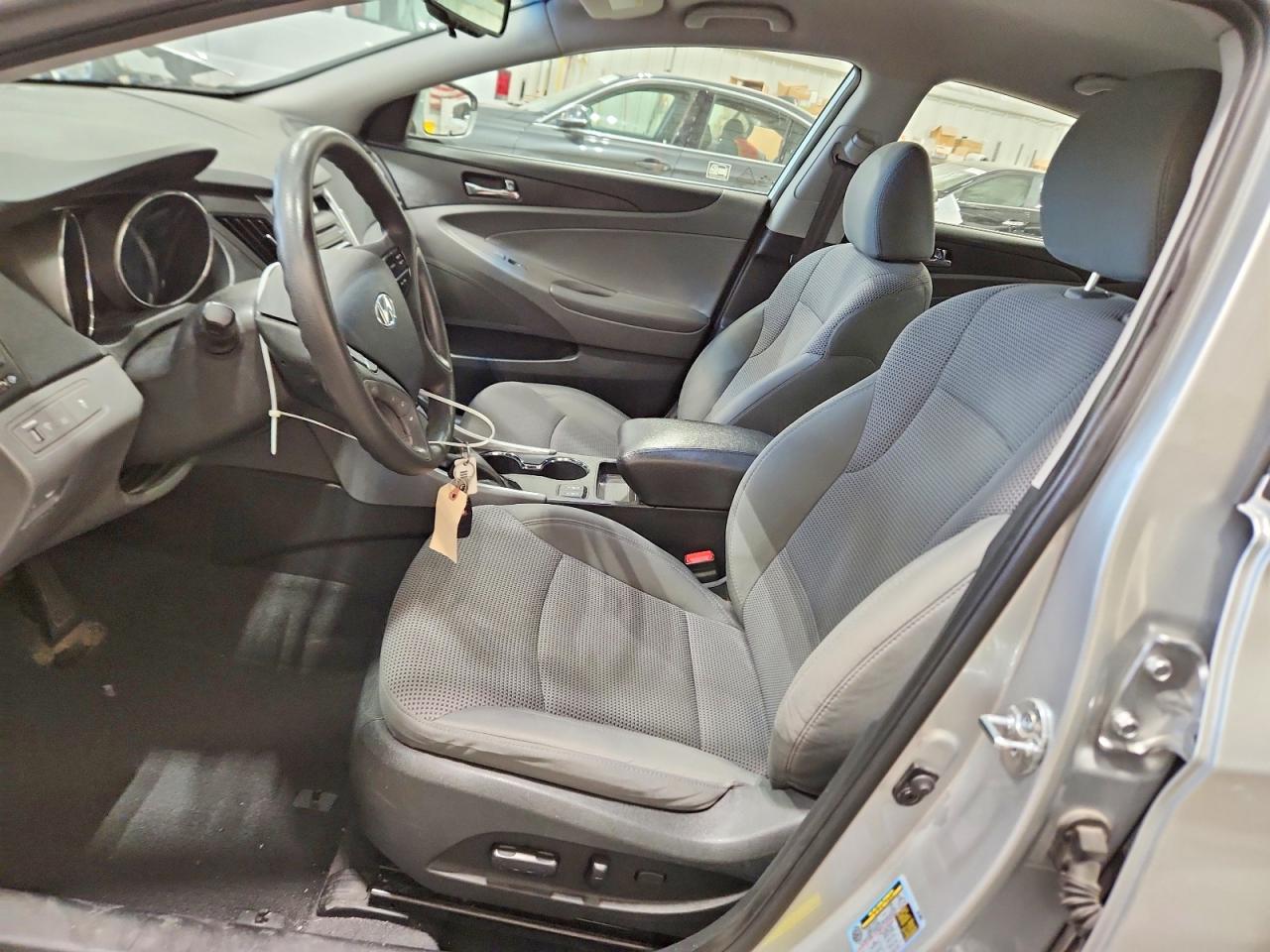 2014 Hyundai Sonata Gls Серебряный vin: 5NPEB4AC3EH903415