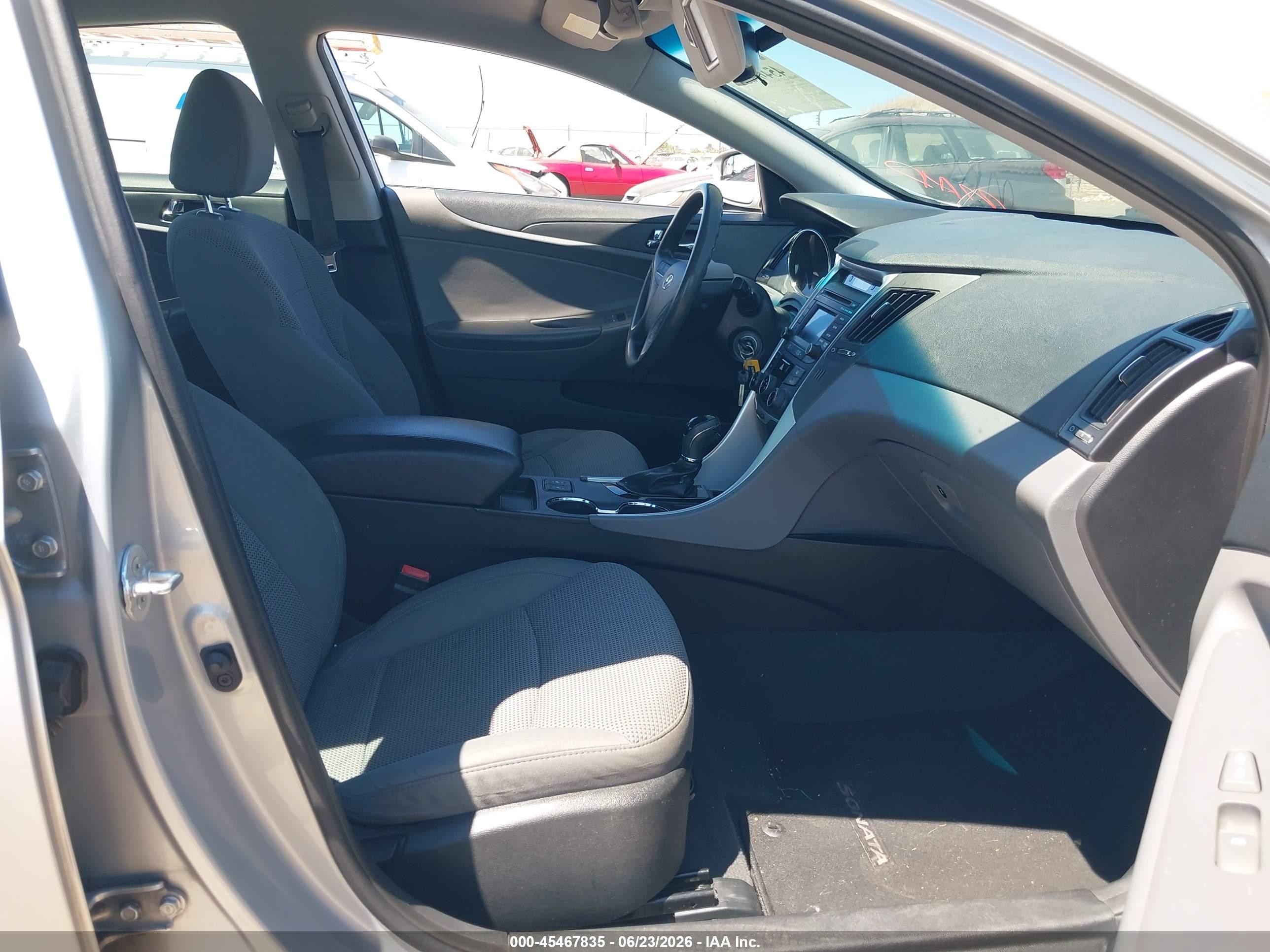 2014 Hyundai Sonata Gls Серебряный vin: 5NPEB4AC3EH914043