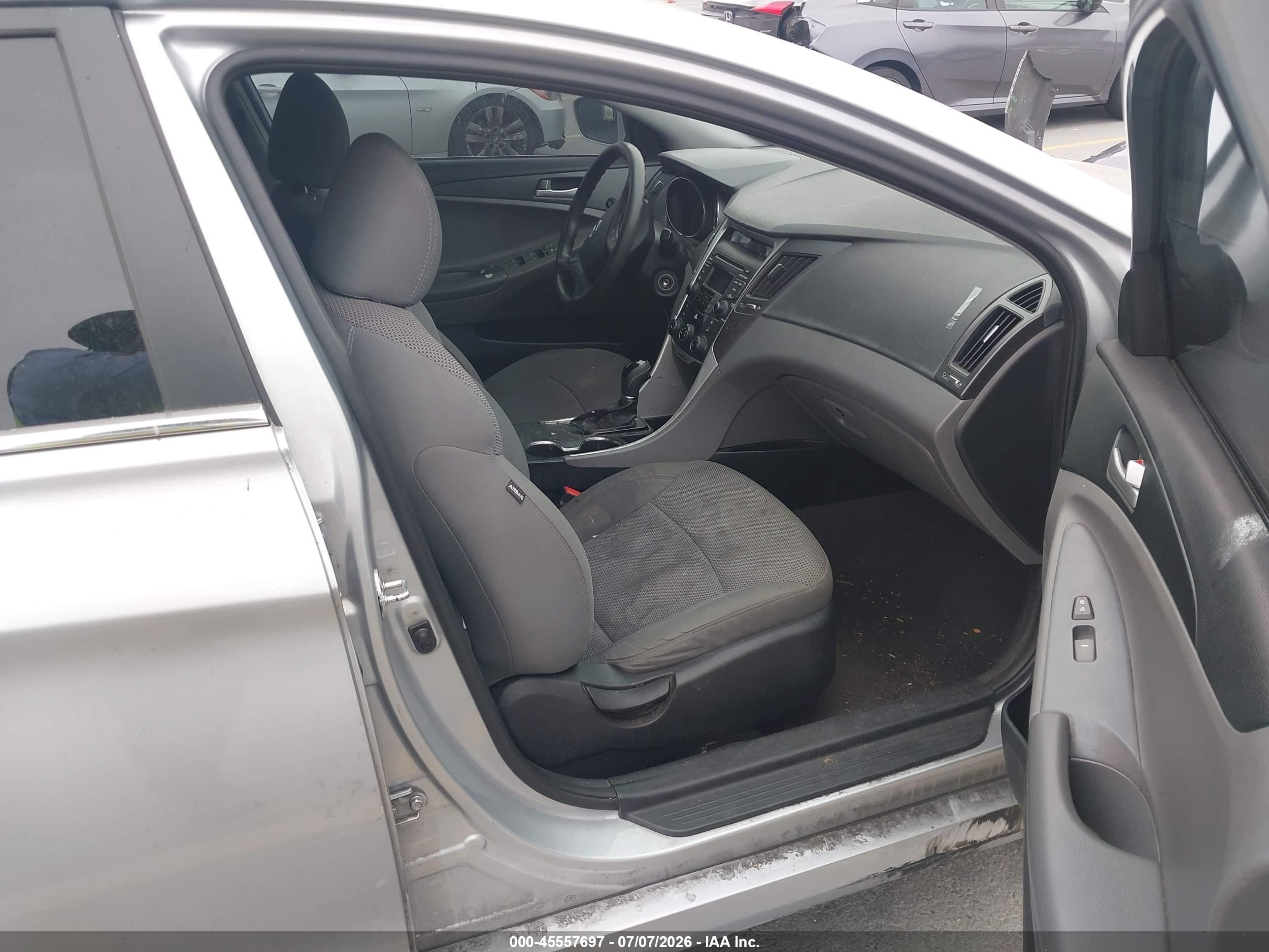 2014 Hyundai Sonata Gls Silver vin: 5NPEB4AC3EH925060