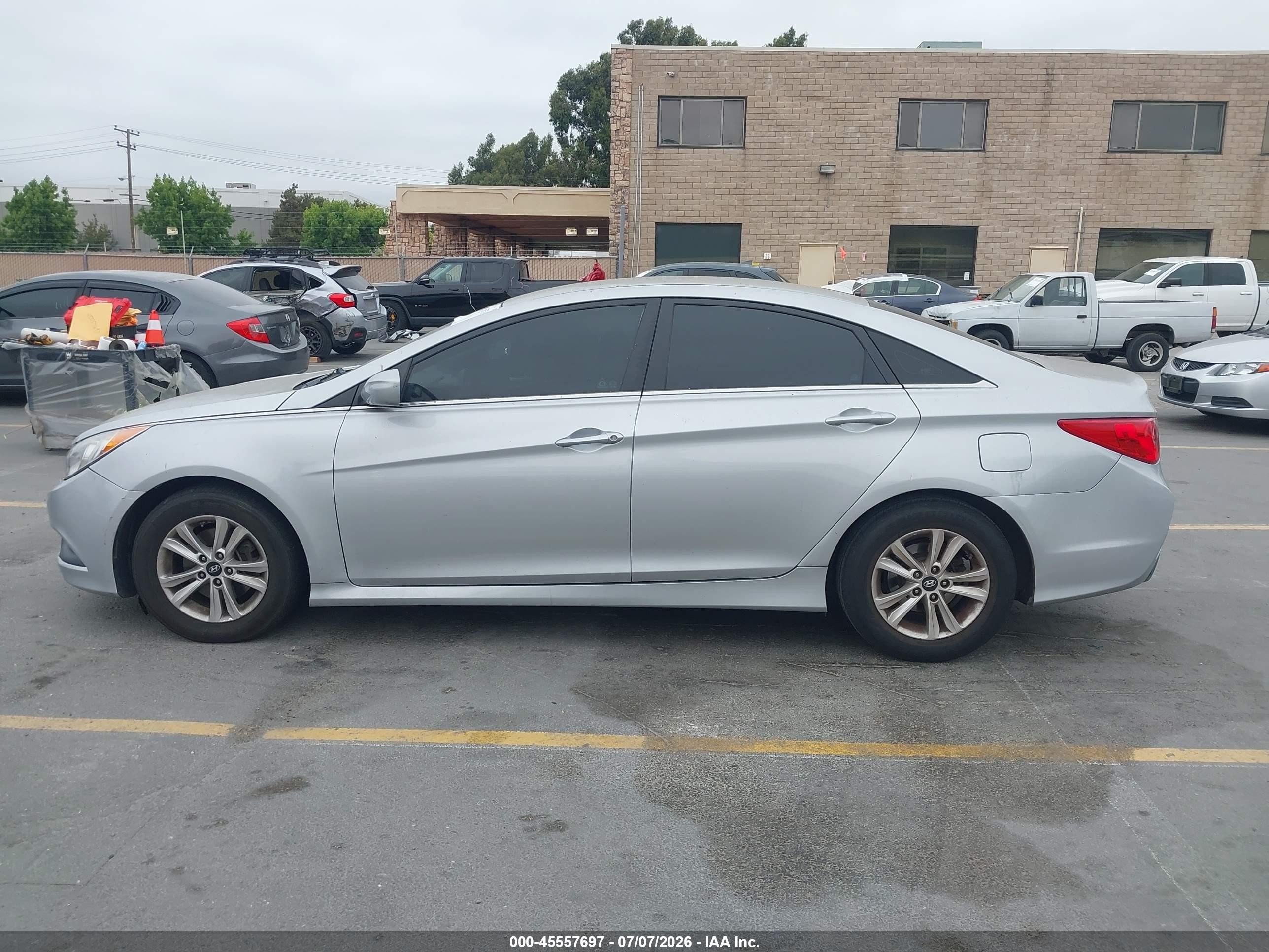 2014 Hyundai Sonata Gls Silver vin: 5NPEB4AC3EH925060