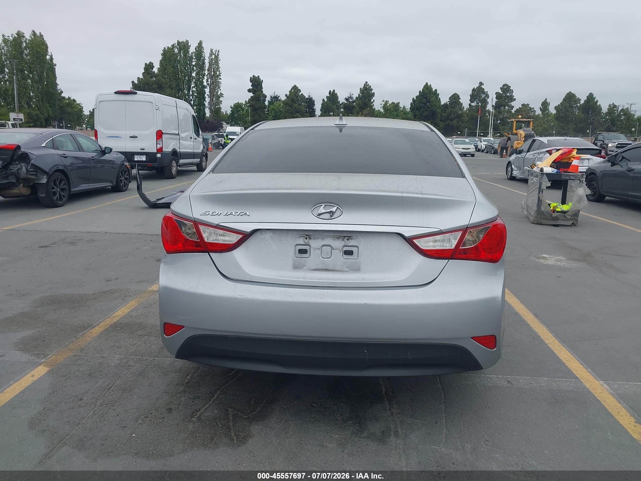2014 Hyundai Sonata Gls Silver vin: 5NPEB4AC3EH925060