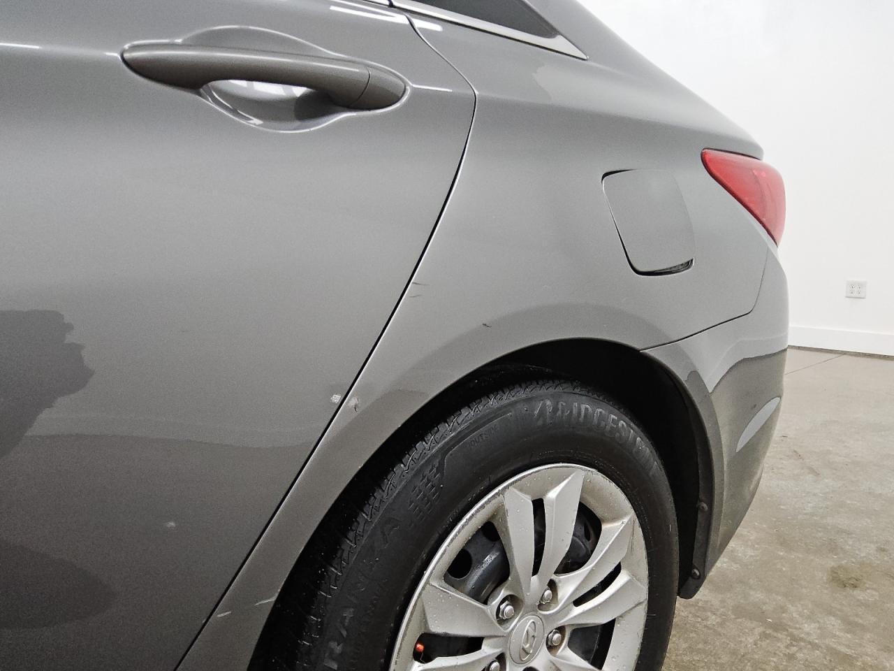 2011 Hyundai Sonata Gls Gray vin: 5NPEB4AC4BH221316 Damage: Left Qtr Panel, Dent(S) W/ Paint Dmg, 7 To 8 Inches
