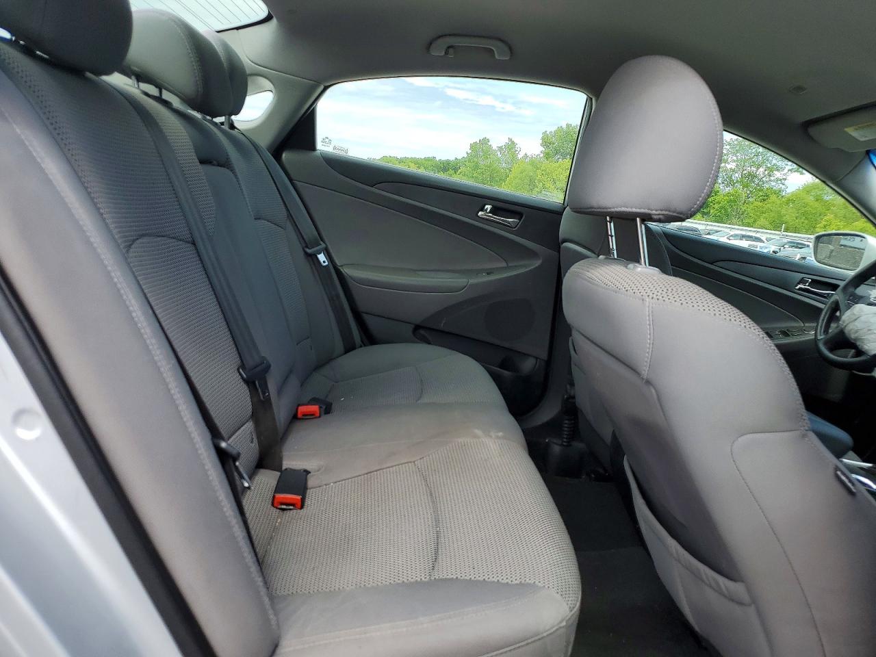 2012 Hyundai Sonata Gls Silver vin: 5NPEB4AC4CH313317