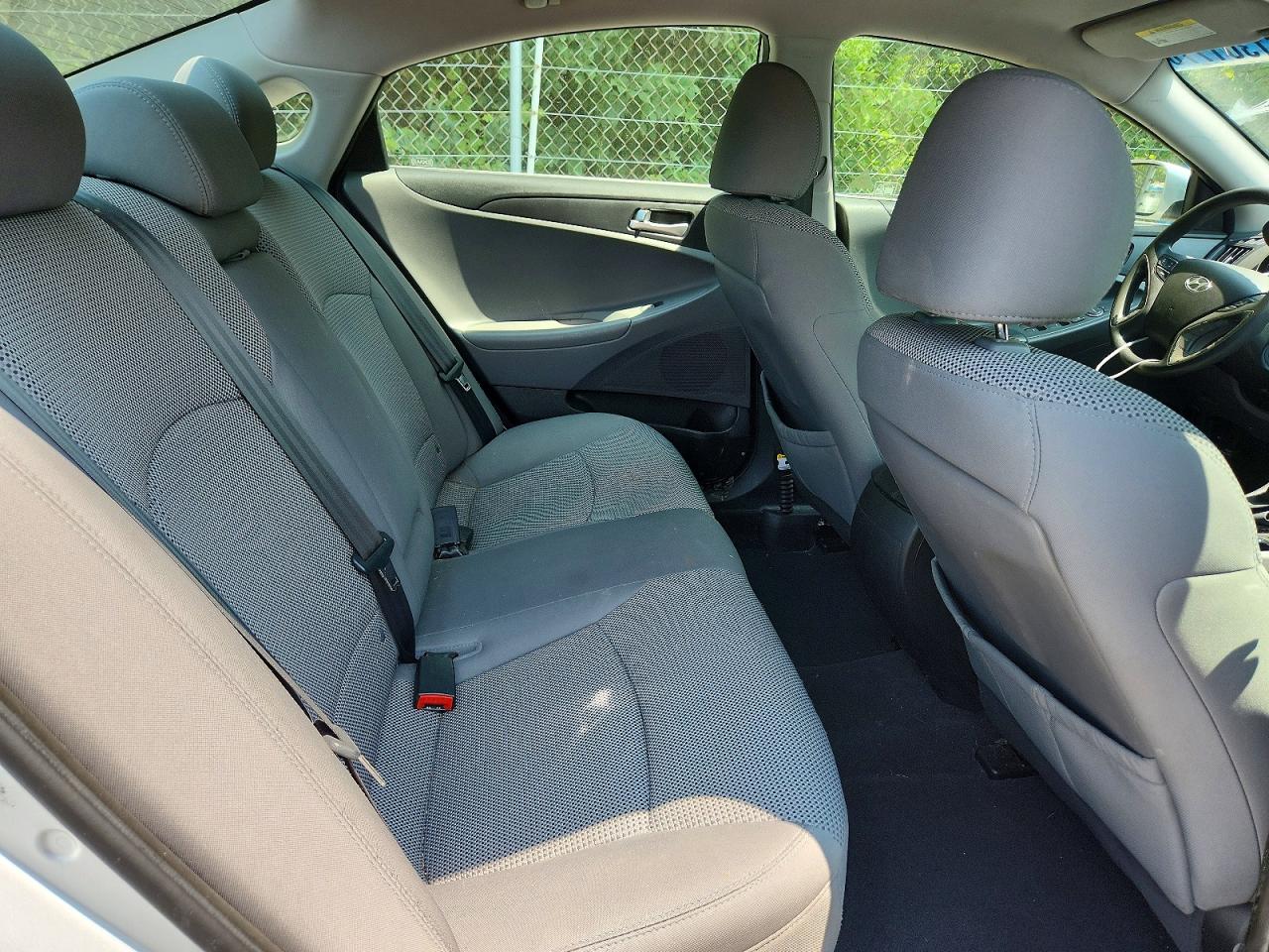 2012 Hyundai Sonata Gls Silver vin: 5NPEB4AC4CH329209