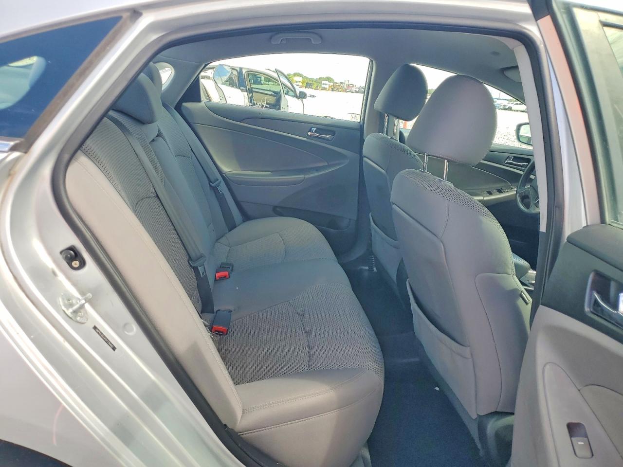 2012 Hyundai Sonata Gls Silver vin: 5NPEB4AC4CH339402