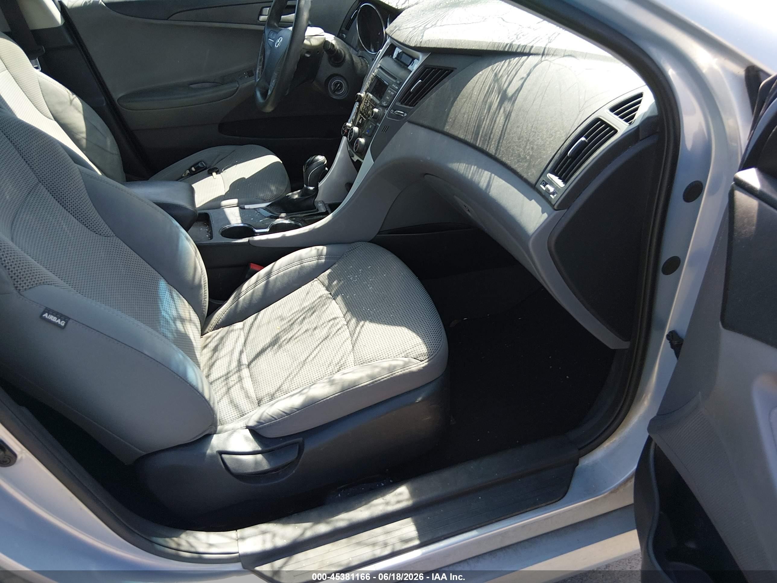 2014 Hyundai Sonata Gls Light Blue vin: 5NPEB4AC4EH900829