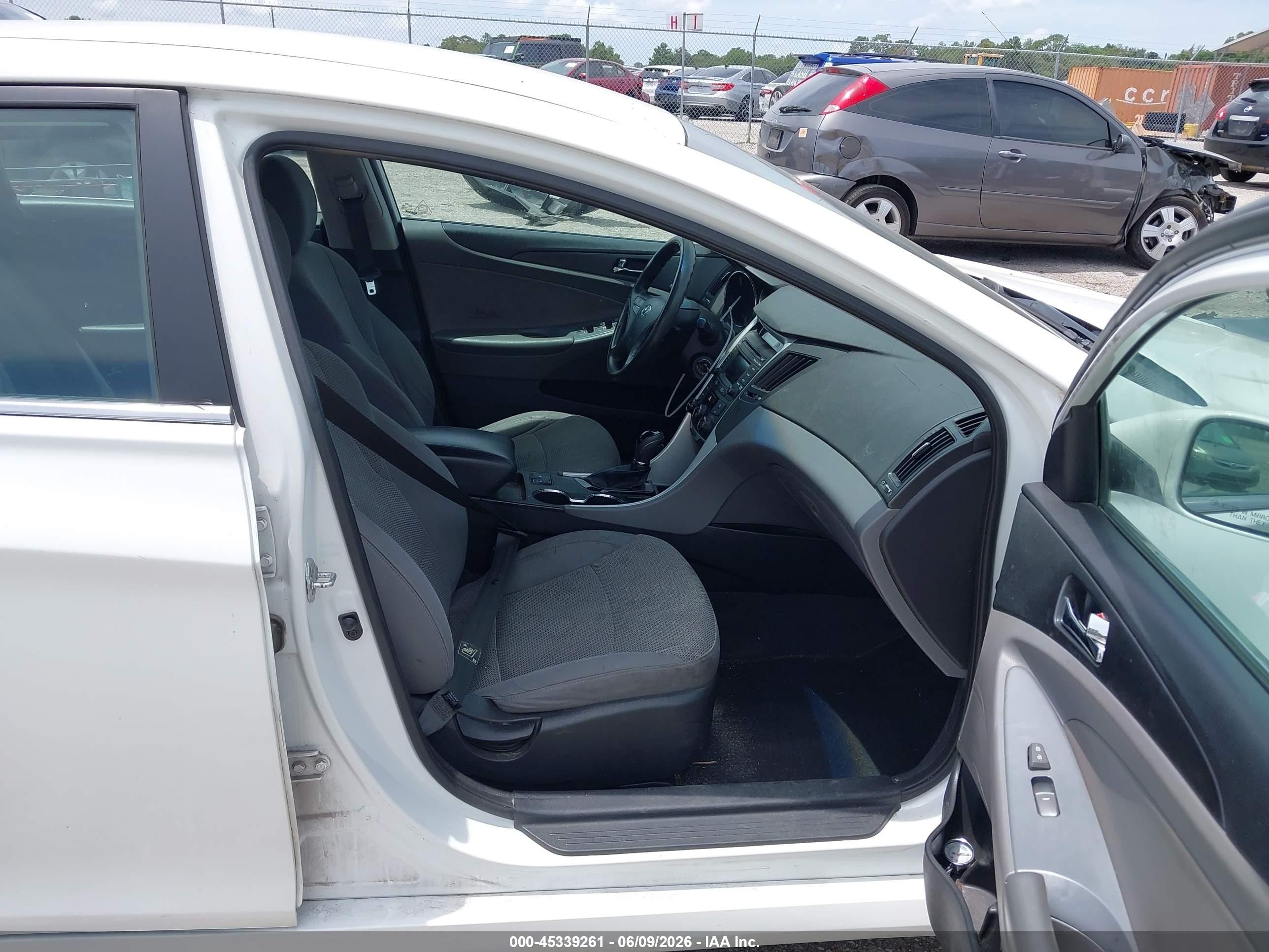 2014 Hyundai Sonata Gls Белый vin: 5NPEB4AC4EH902211