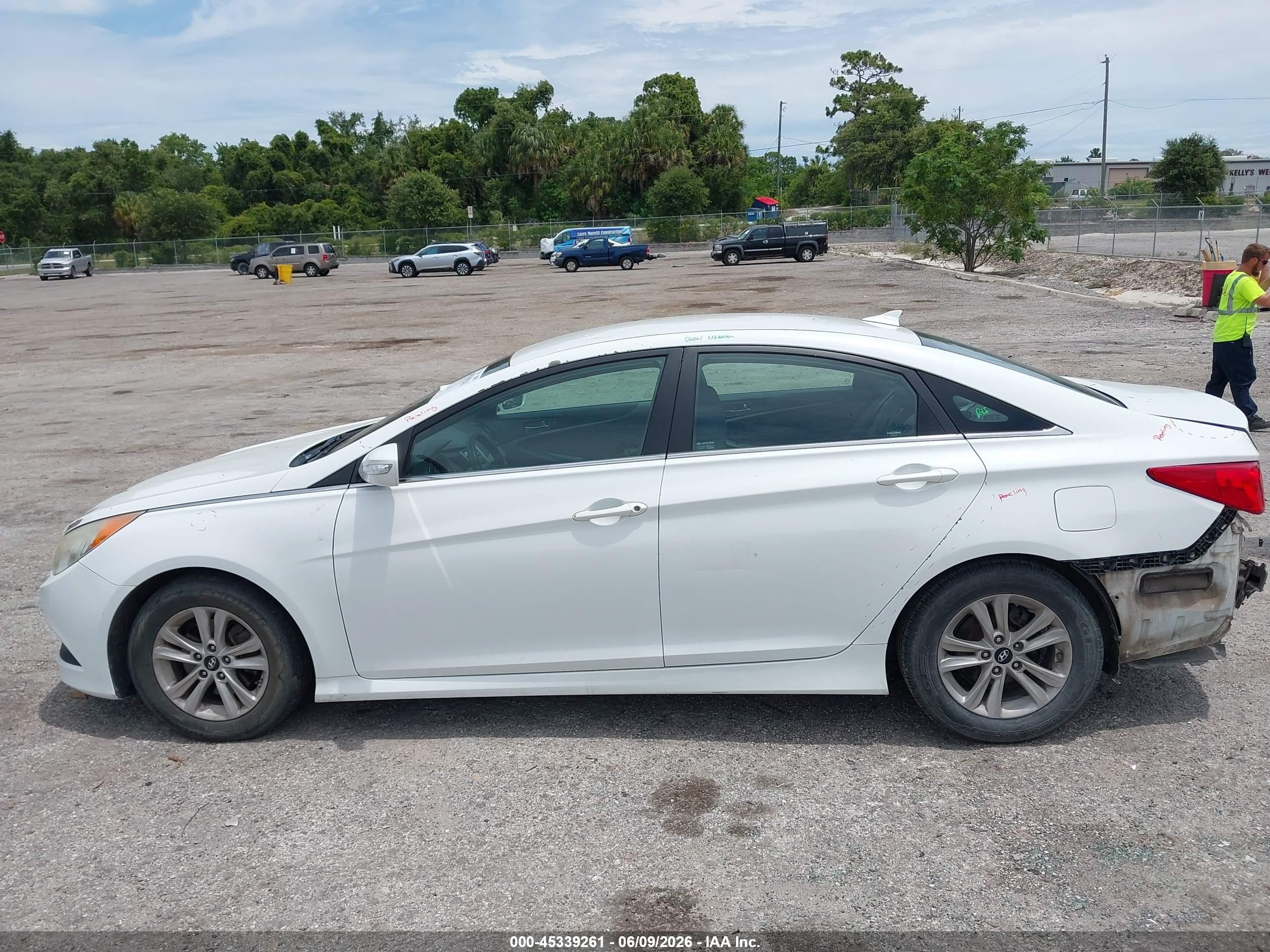 2014 Hyundai Sonata Gls Белый vin: 5NPEB4AC4EH902211