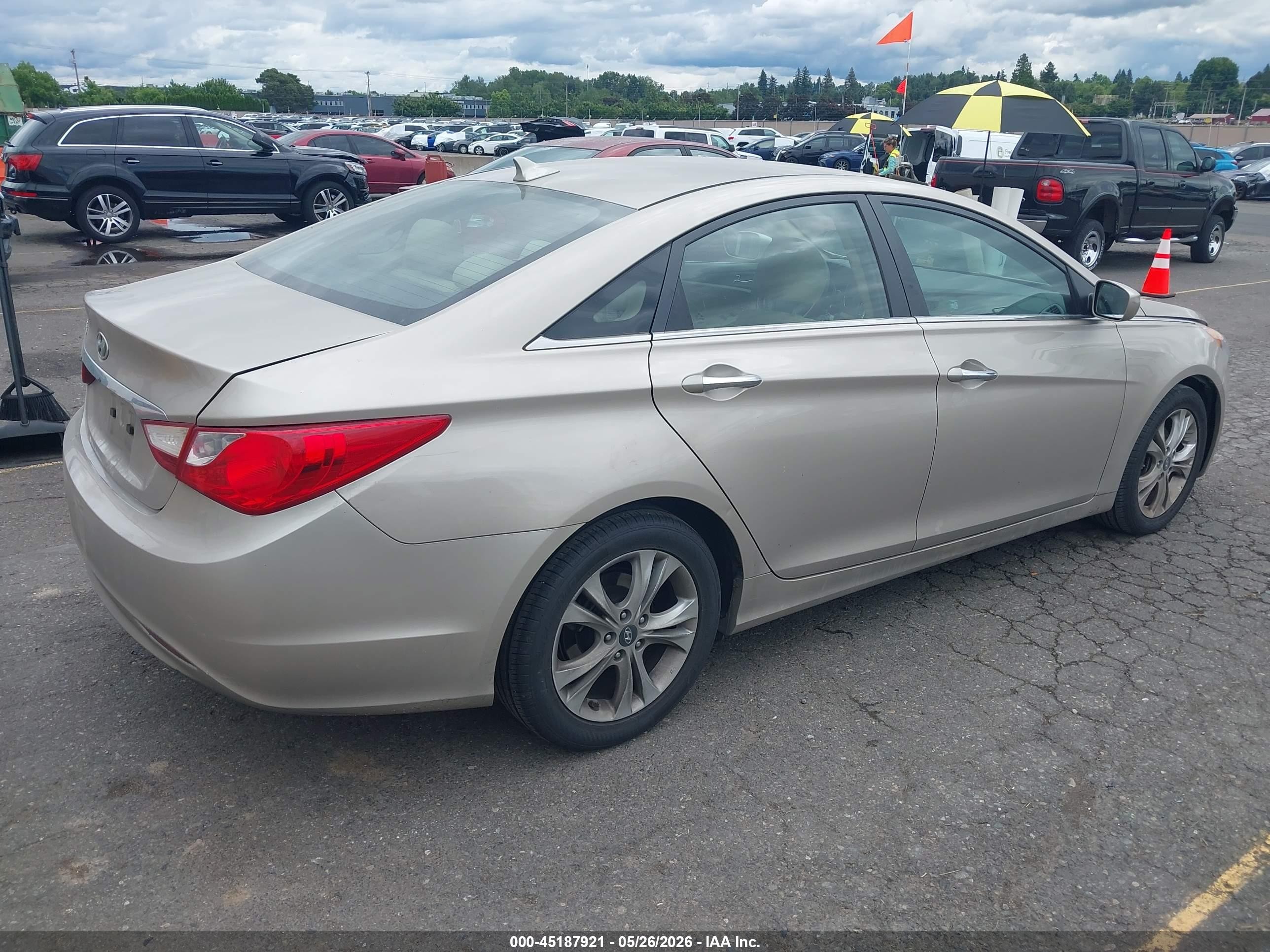 2011 Hyundai Sonata Gls Champagne vin: 5NPEB4AC5BH042881