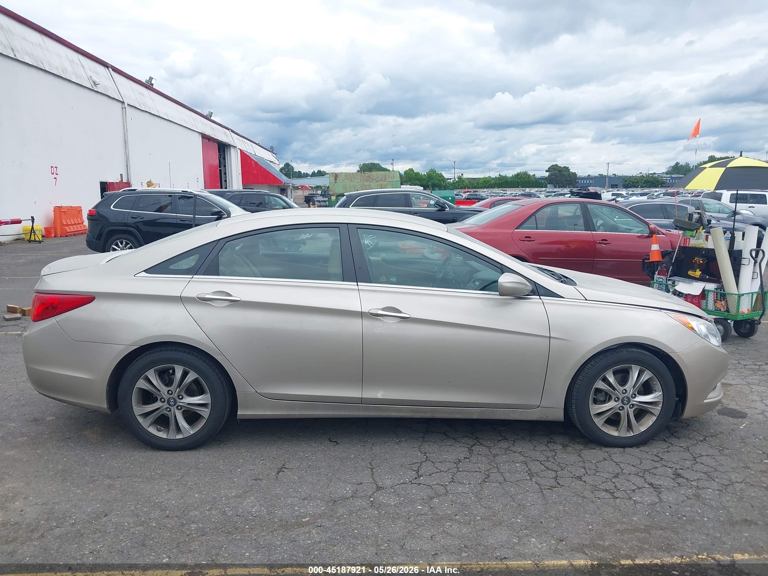 2011 Hyundai Sonata Gls Champagne vin: 5NPEB4AC5BH042881
