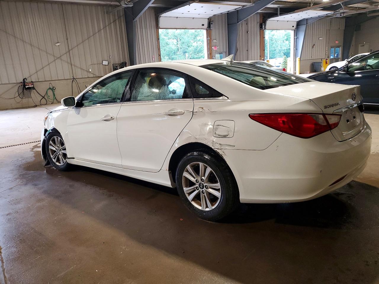 2011 Hyundai Sonata Gls White vin: 5NPEB4AC5BH106160