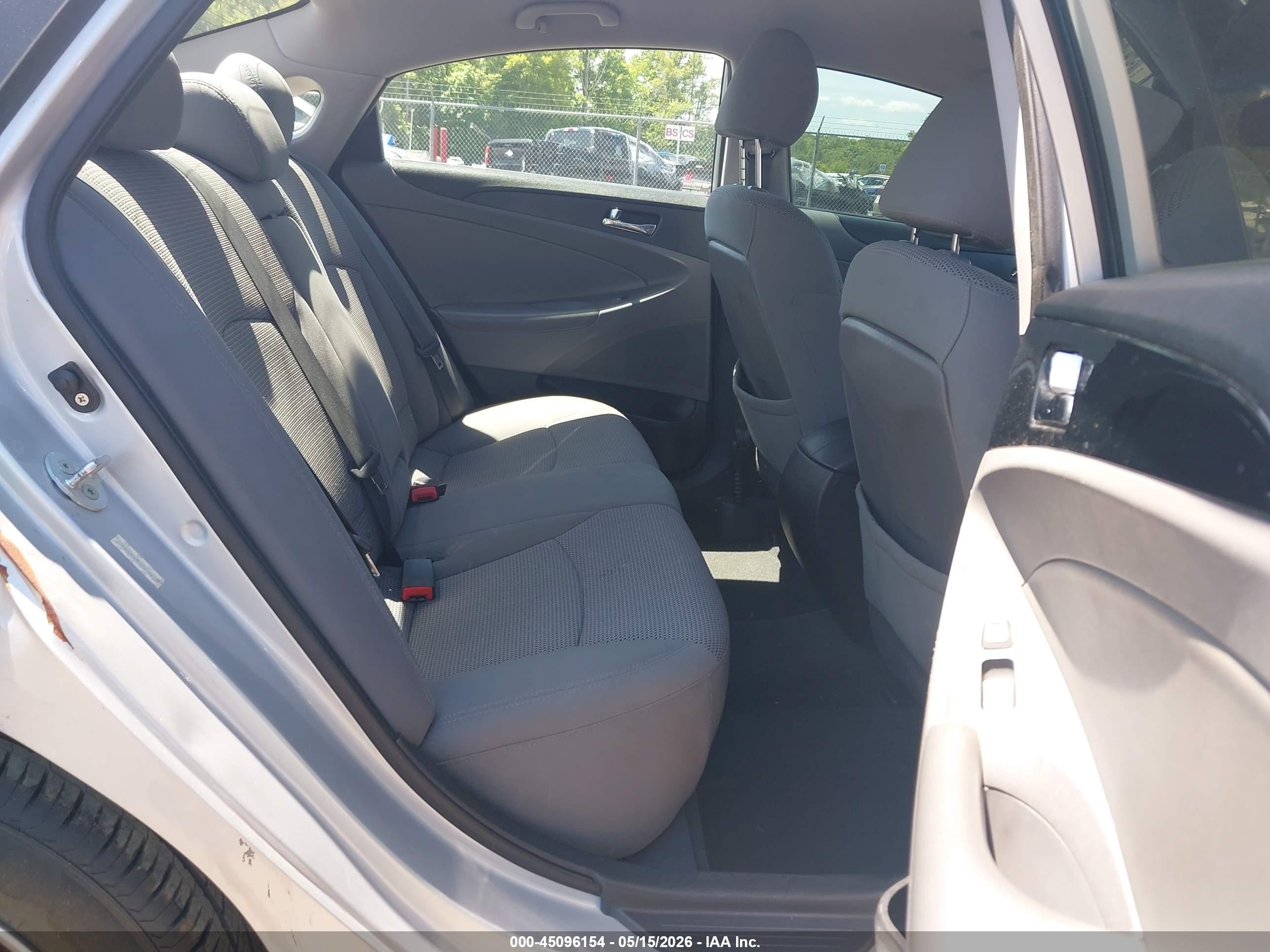 2011 Hyundai Sonata Gls Silver vin: 5NPEB4AC5BH118180