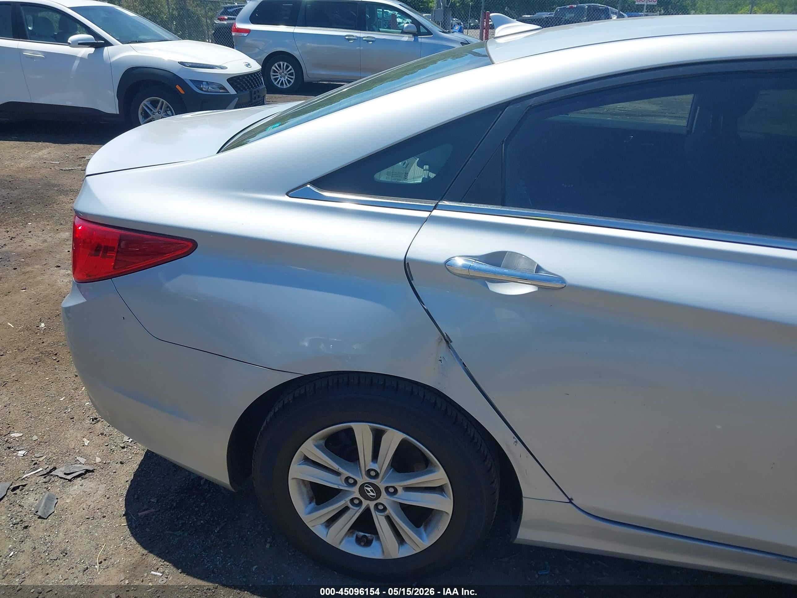 2011 Hyundai Sonata Gls Silver vin: 5NPEB4AC5BH118180
