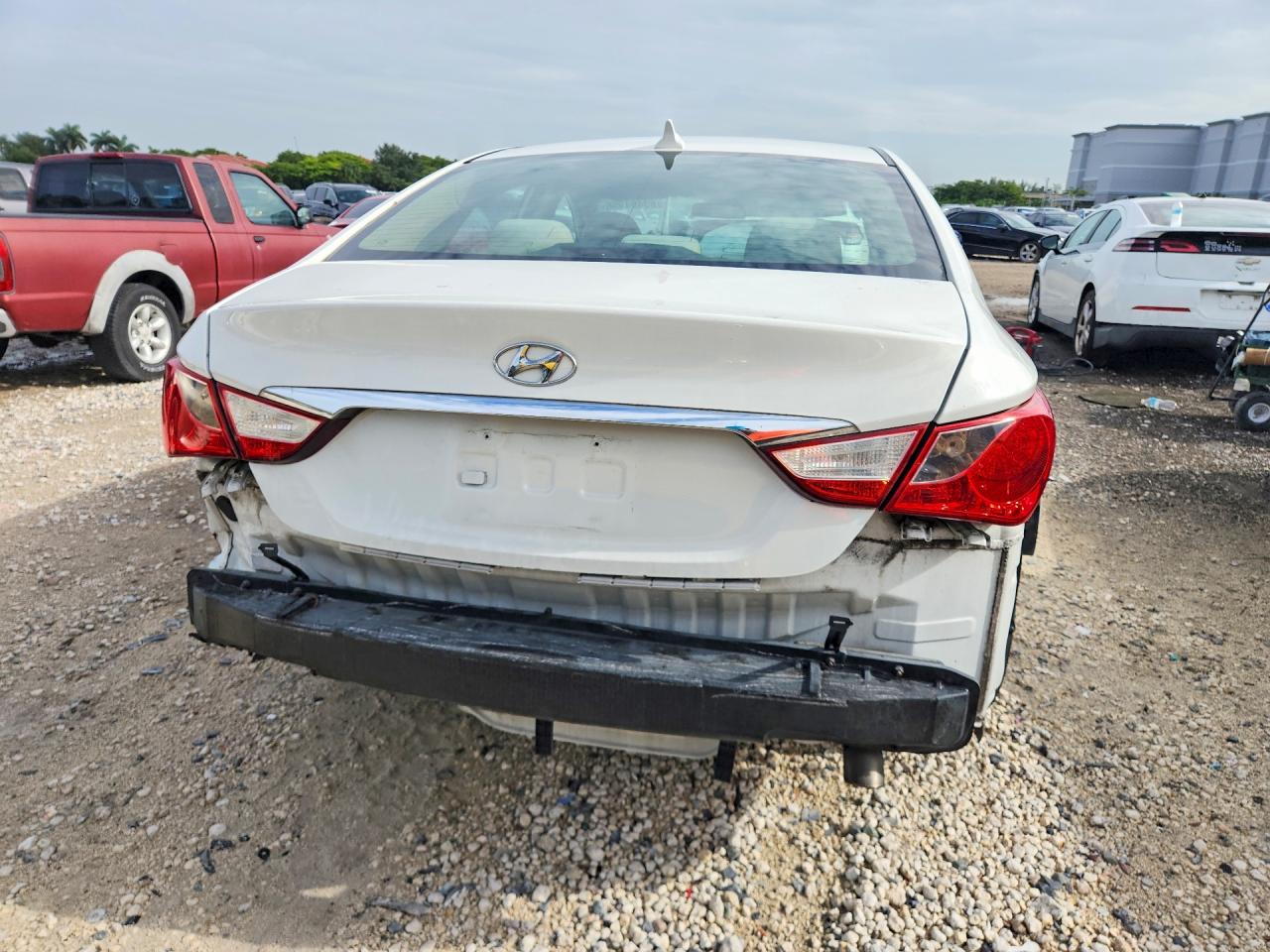 2011 Hyundai Sonata White vin: 5NPEB4AC5BH223950