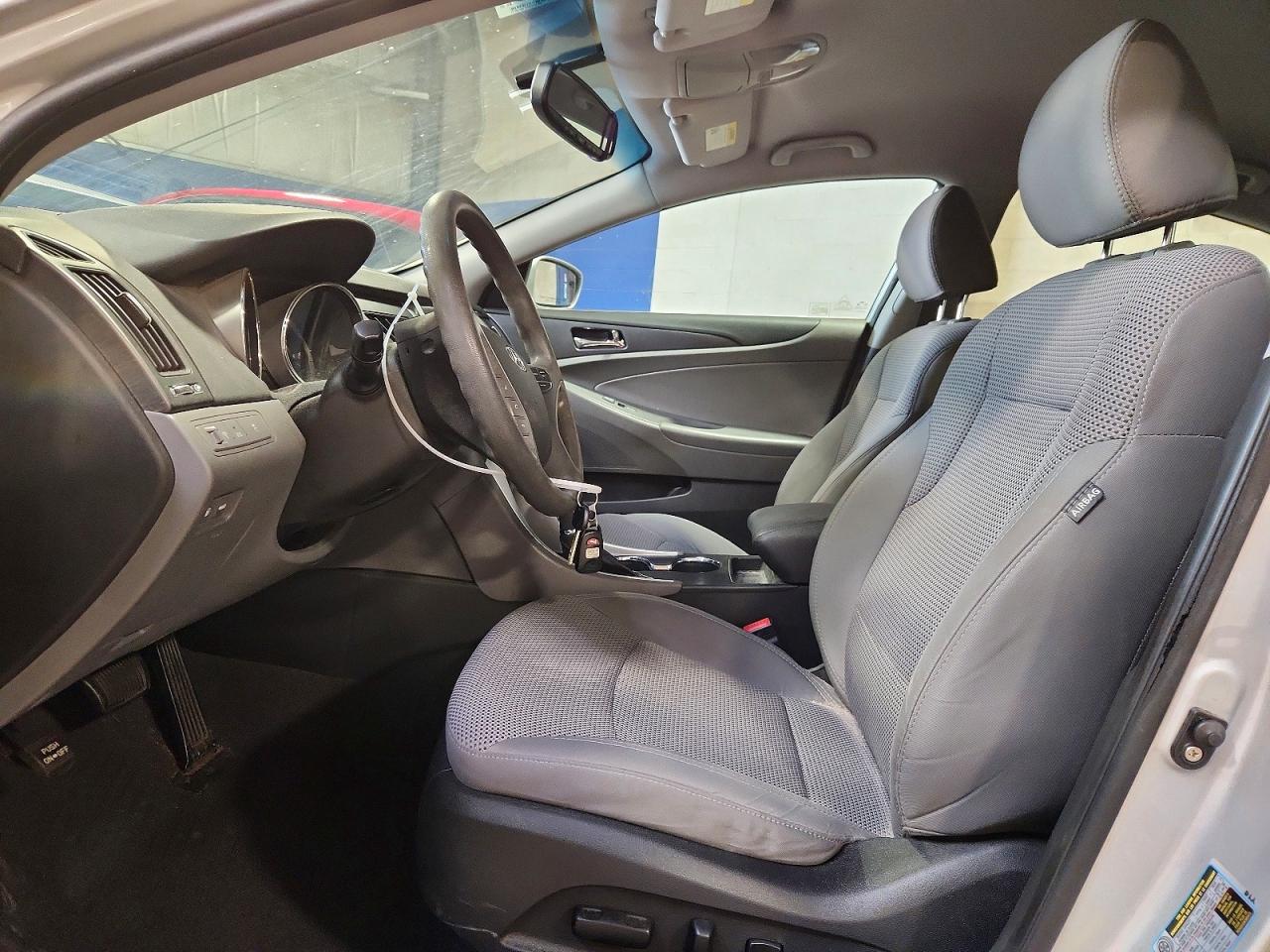 2011 Hyundai Sonata Gls Silver vin: 5NPEB4AC5BH230929