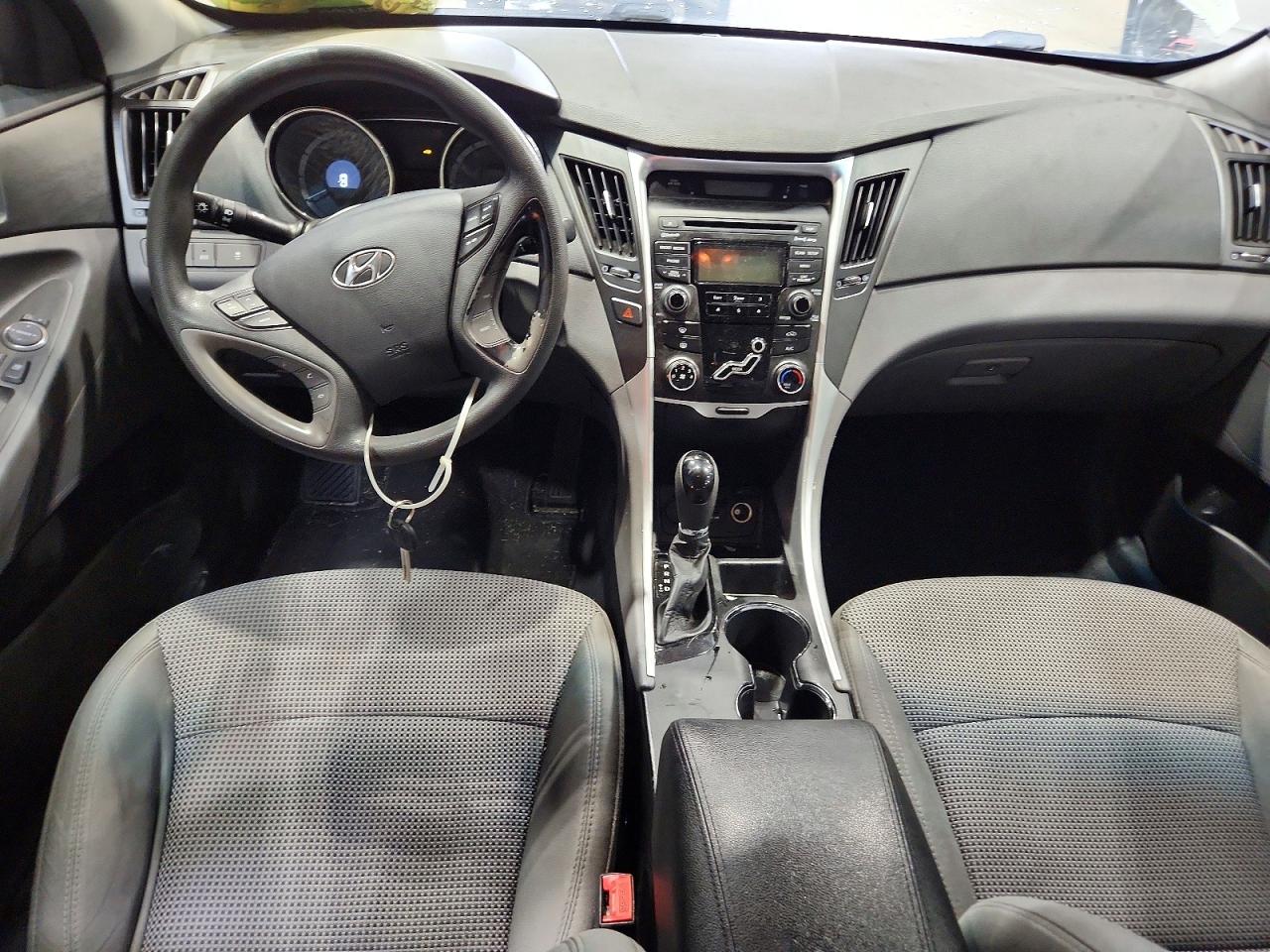 2012 Hyundai Sonata Gls Silver vin: 5NPEB4AC5CH401583