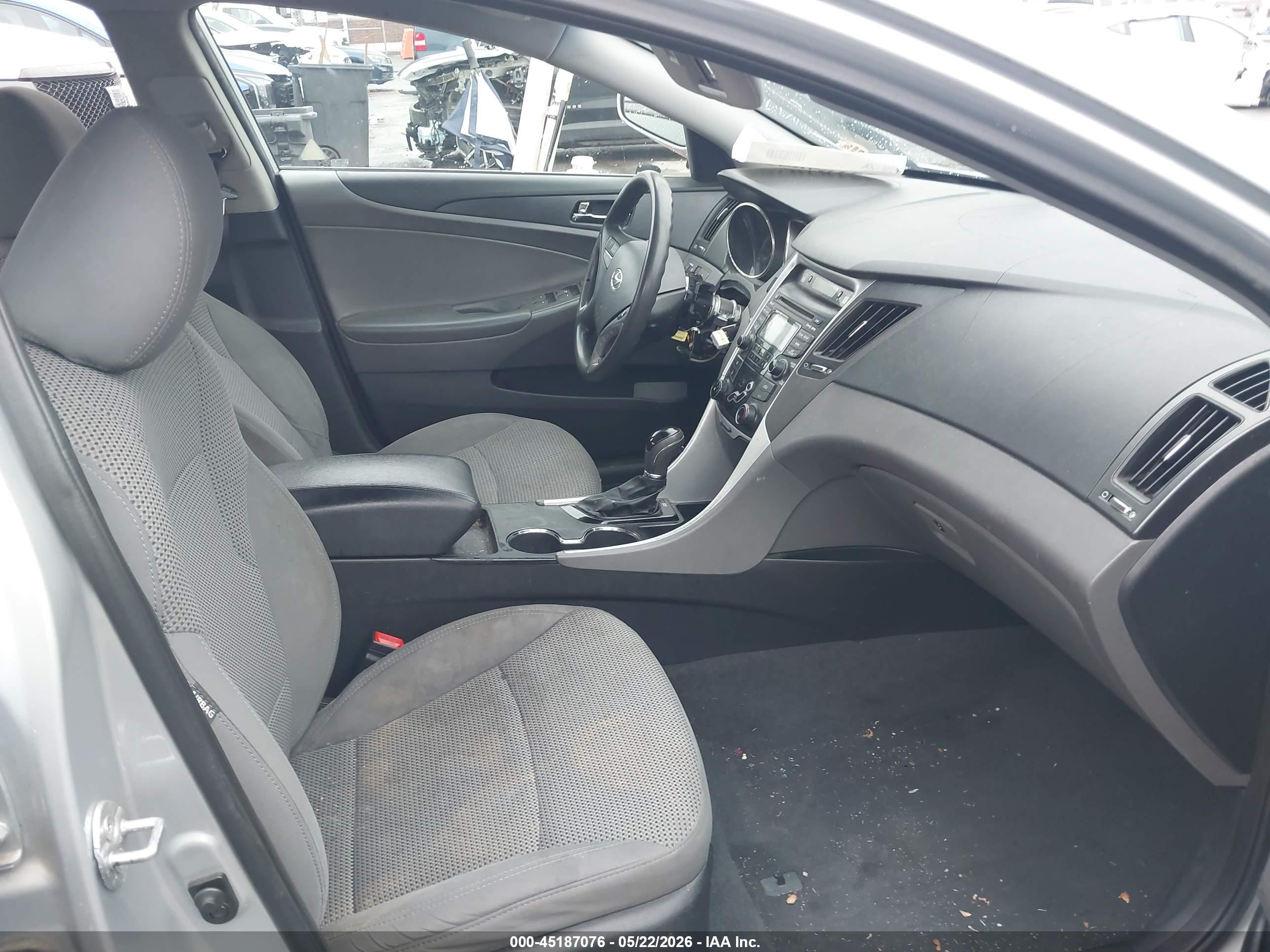 2012 Hyundai Sonata Gls Silver vin: 5NPEB4AC5CH406105