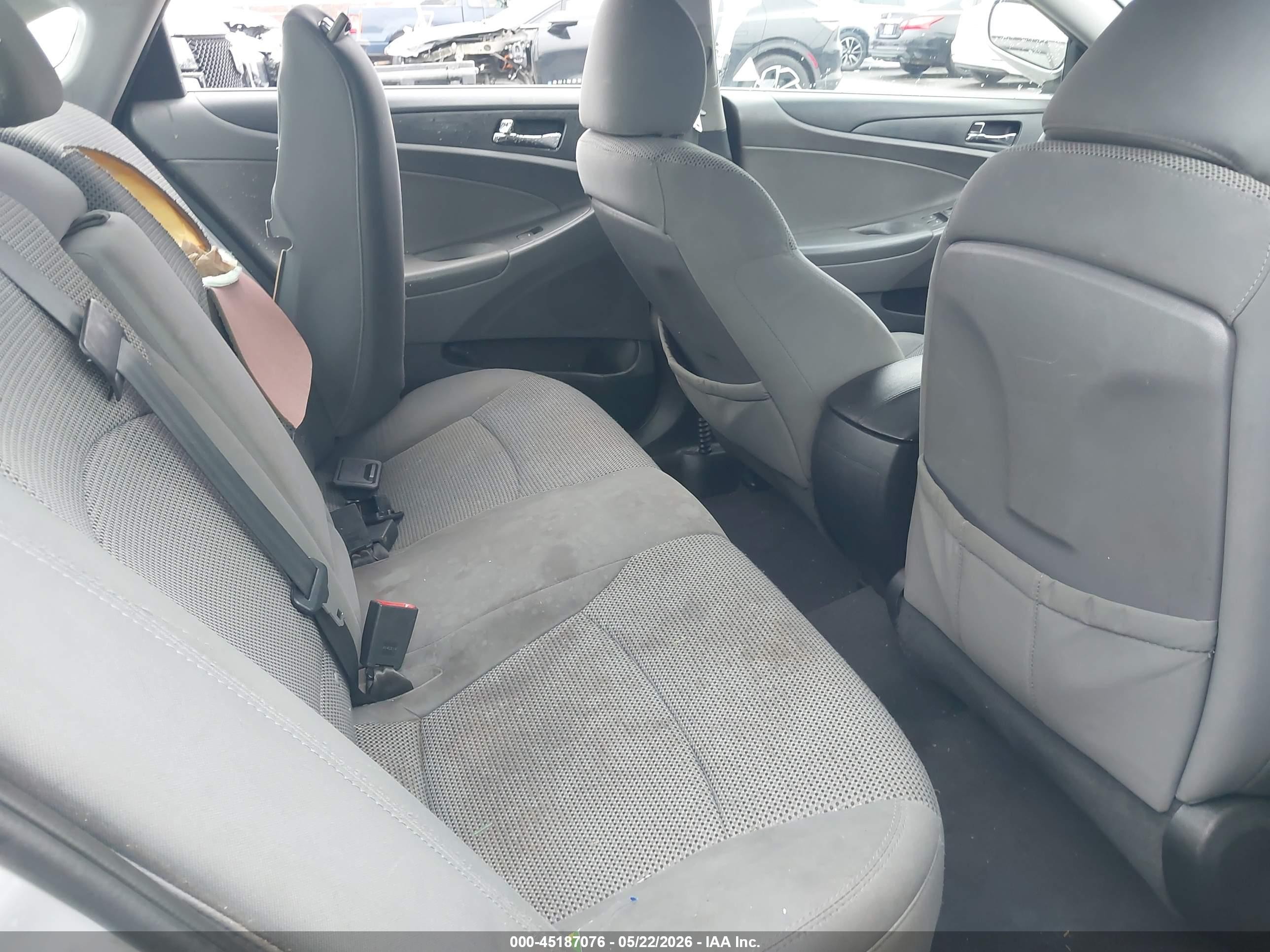 2012 Hyundai Sonata Gls Silver vin: 5NPEB4AC5CH406105