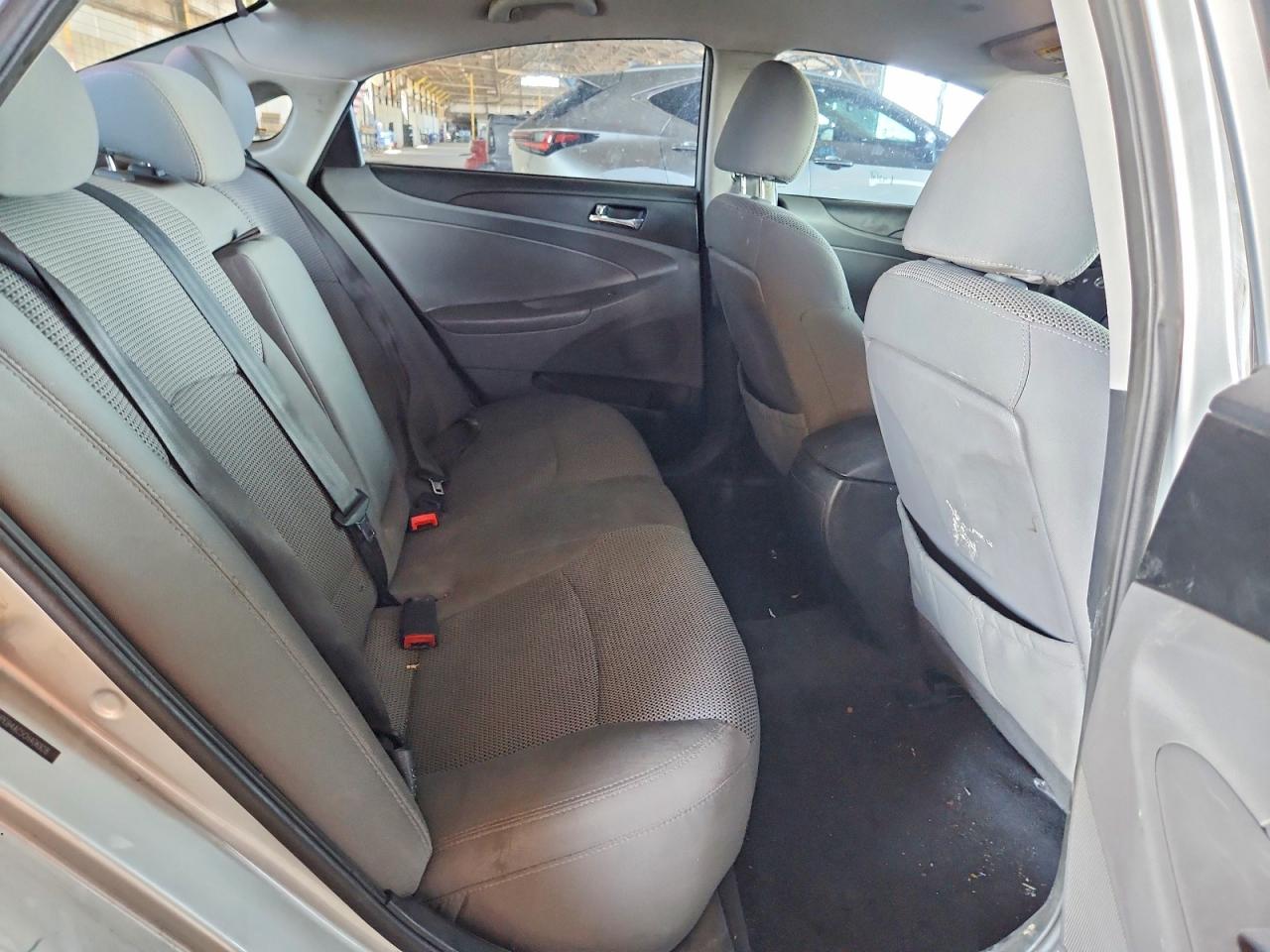 2012 Hyundai Sonata Gls Silver vin: 5NPEB4AC5CH406928
