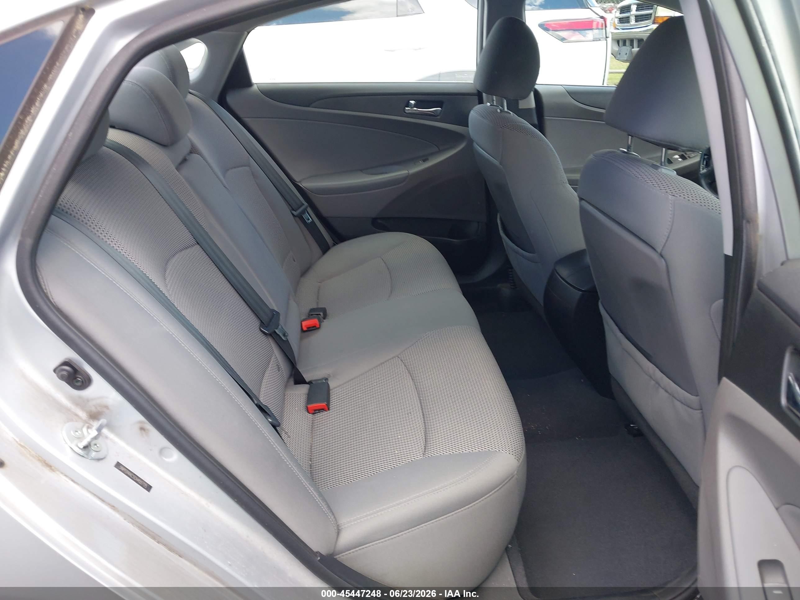 2012 Hyundai Sonata Gls Silver vin: 5NPEB4AC5CH455725
