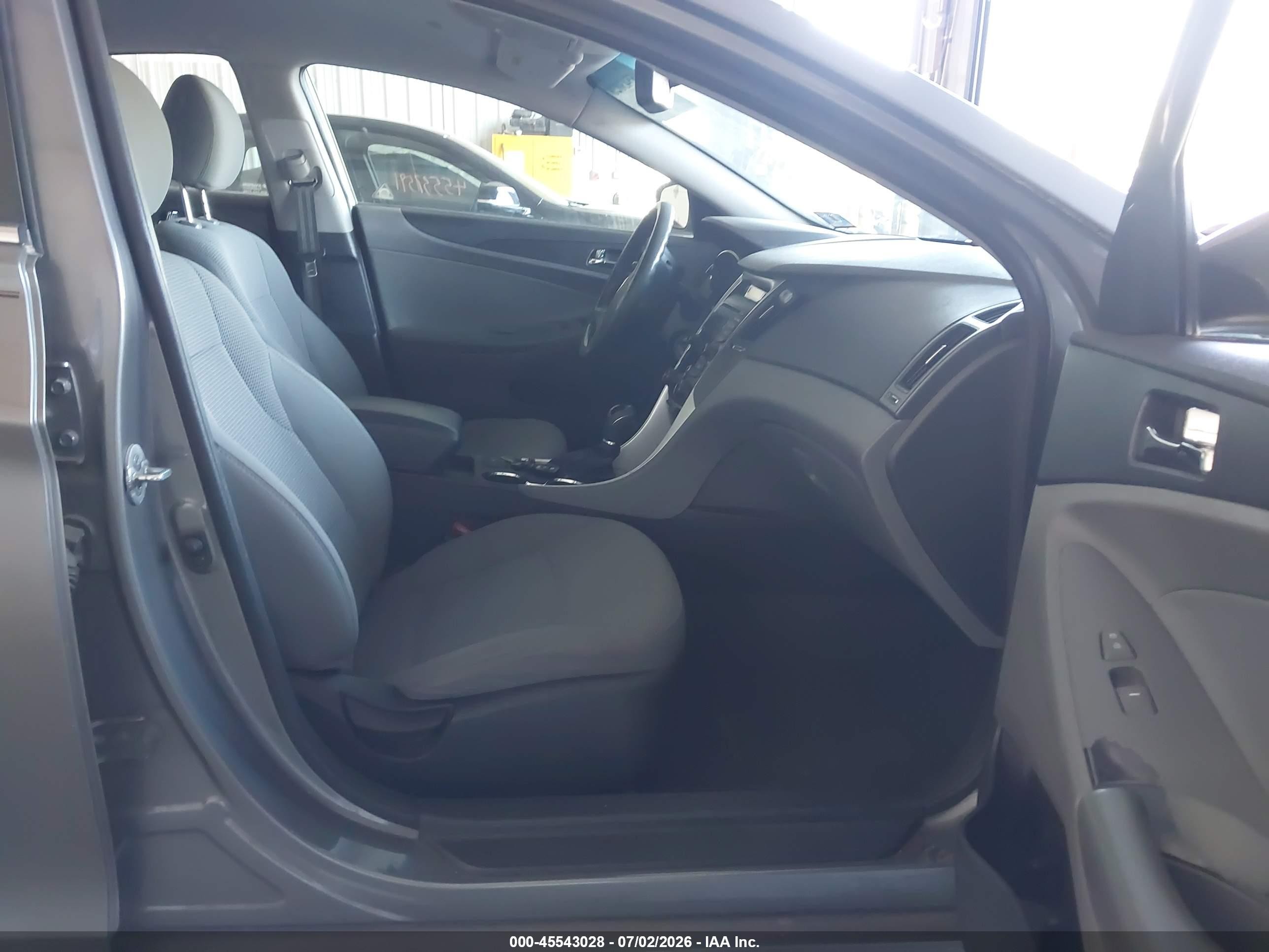 2013 Hyundai Sonata Gls Серый vin: 5NPEB4AC5DH561884