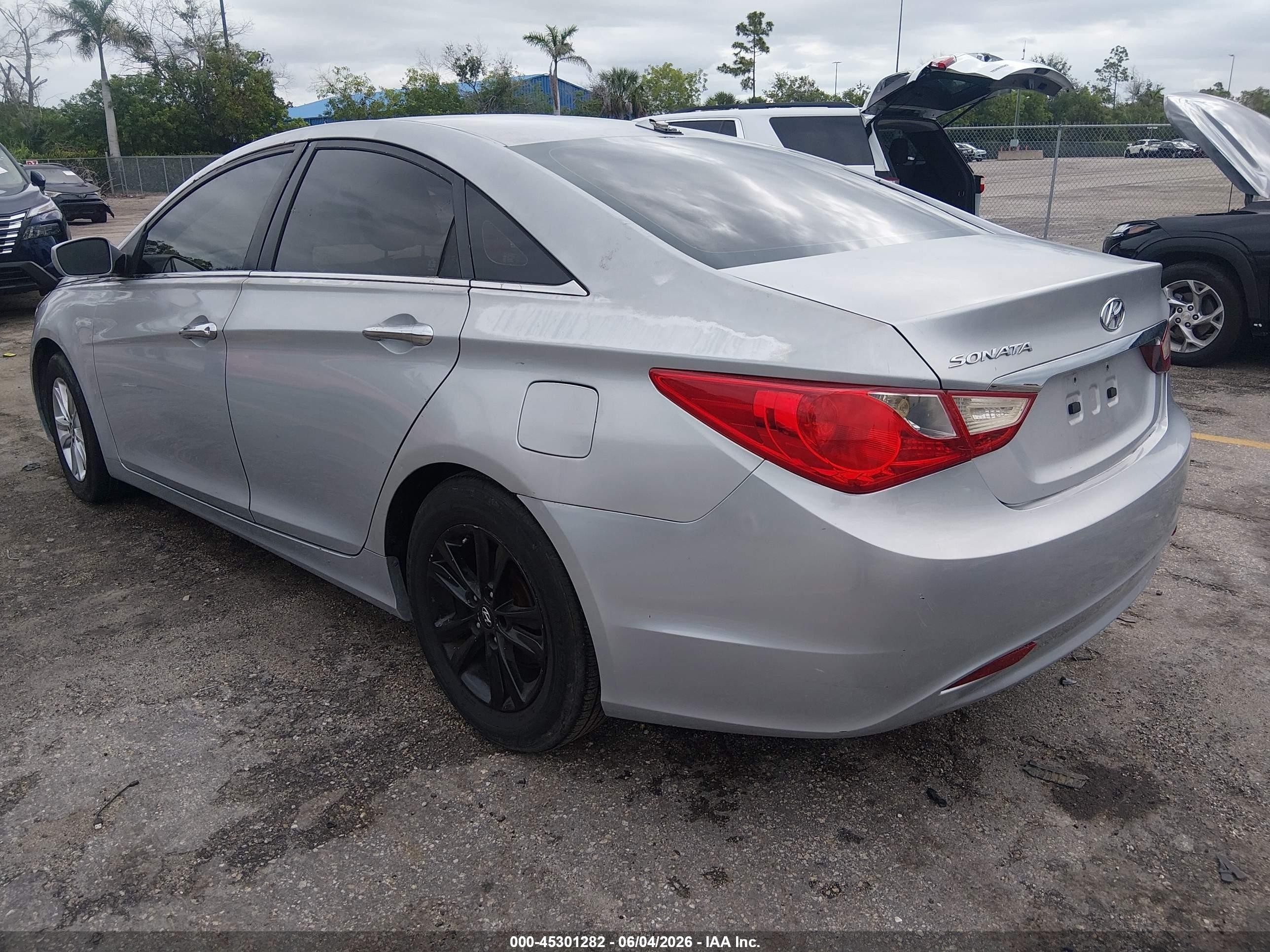 2013 Hyundai Sonata Gls Silver vin: 5NPEB4AC5DH615555