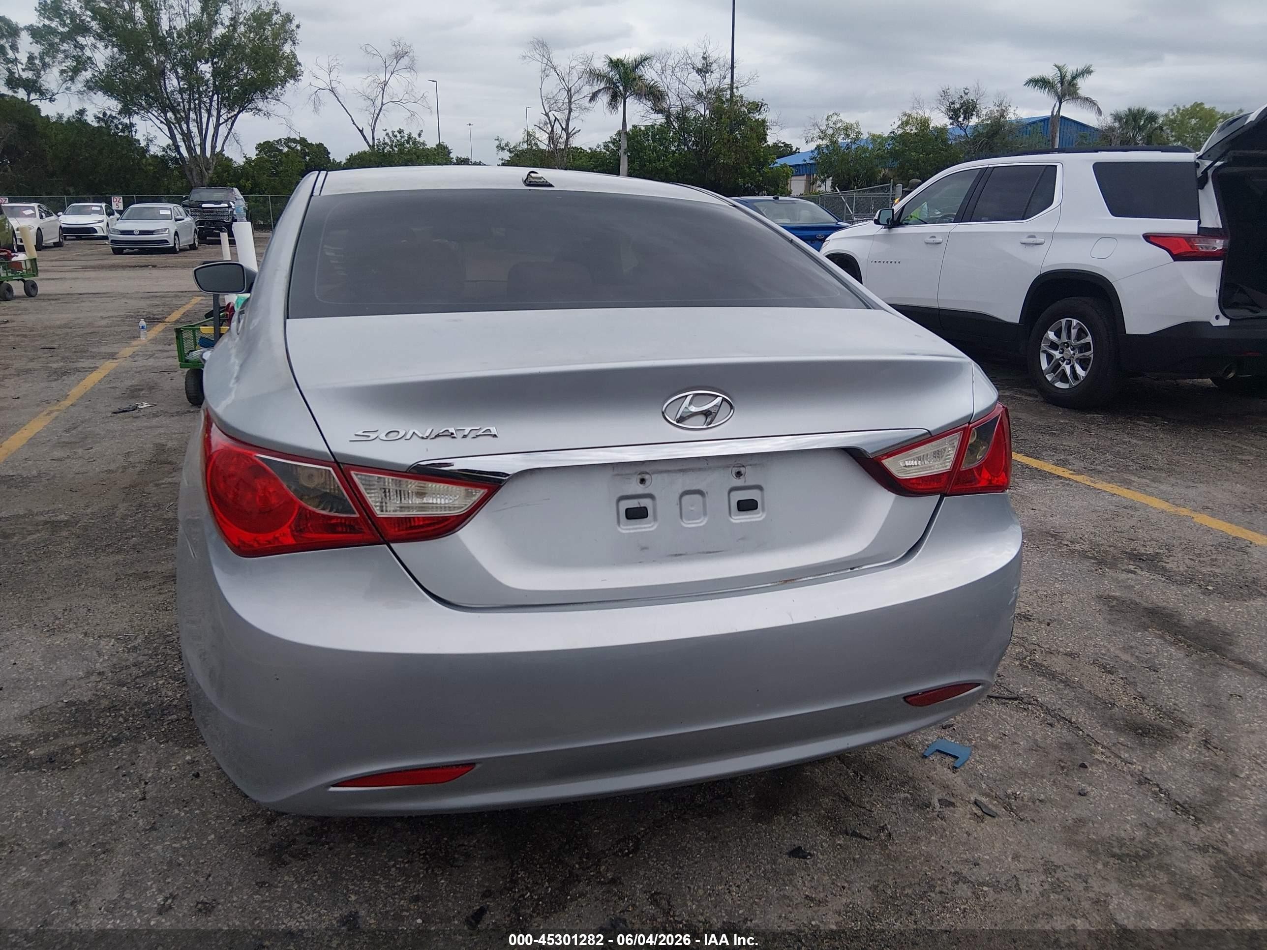 2013 Hyundai Sonata Gls Silver vin: 5NPEB4AC5DH615555