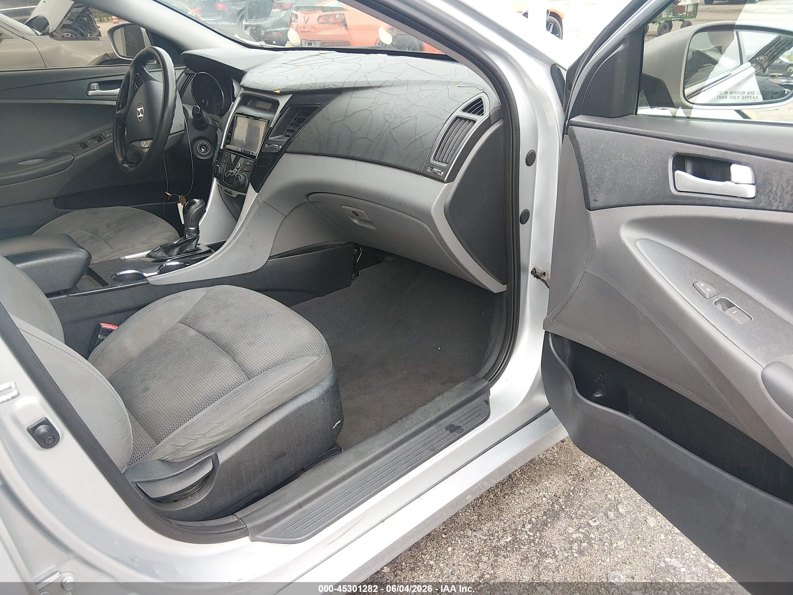 2013 Hyundai Sonata Gls Silver vin: 5NPEB4AC5DH615555