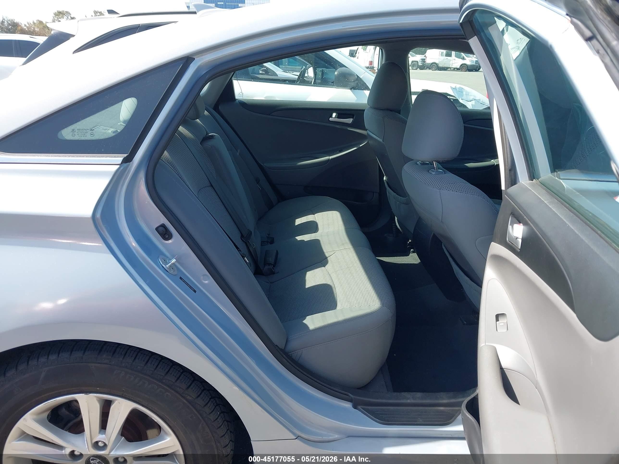 2013 Hyundai Sonata Gls Silver vin: 5NPEB4AC5DH744881