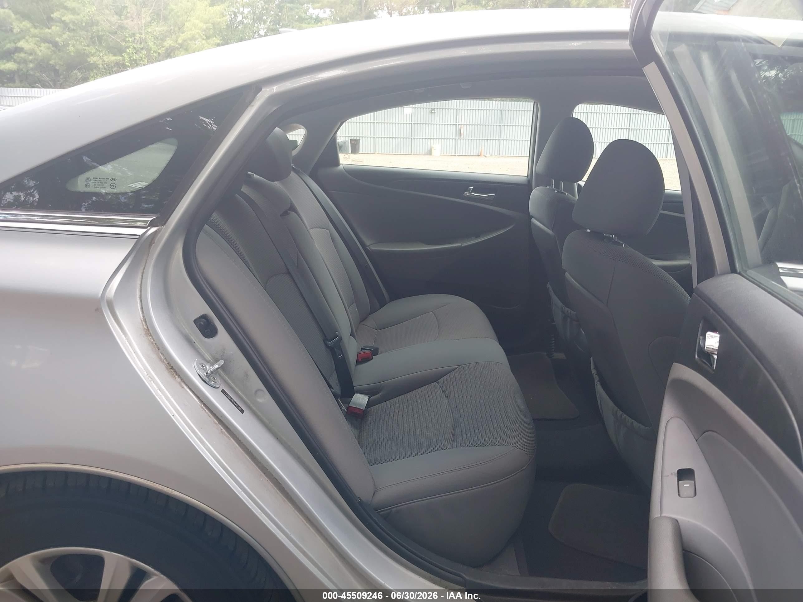2014 Hyundai Sonata Gls Silver vin: 5NPEB4AC5EH832427