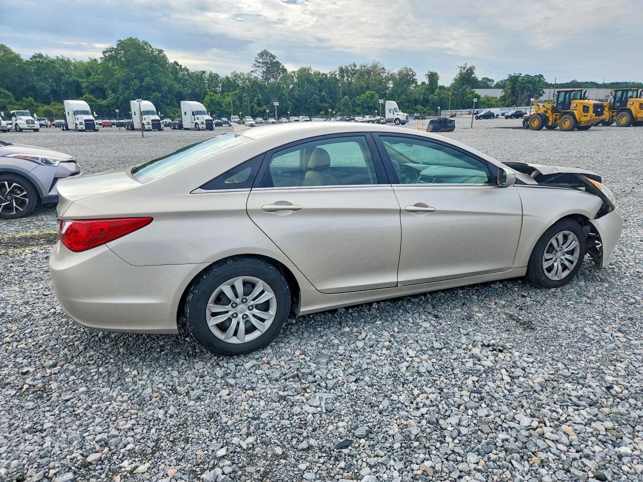 2011 Hyundai Sonata Beige vin: 5NPEB4AC6BH016922