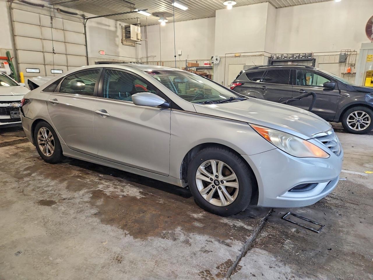 2013 Hyundai Sonata Серебряный vin: 5NPEB4AC6DH760670