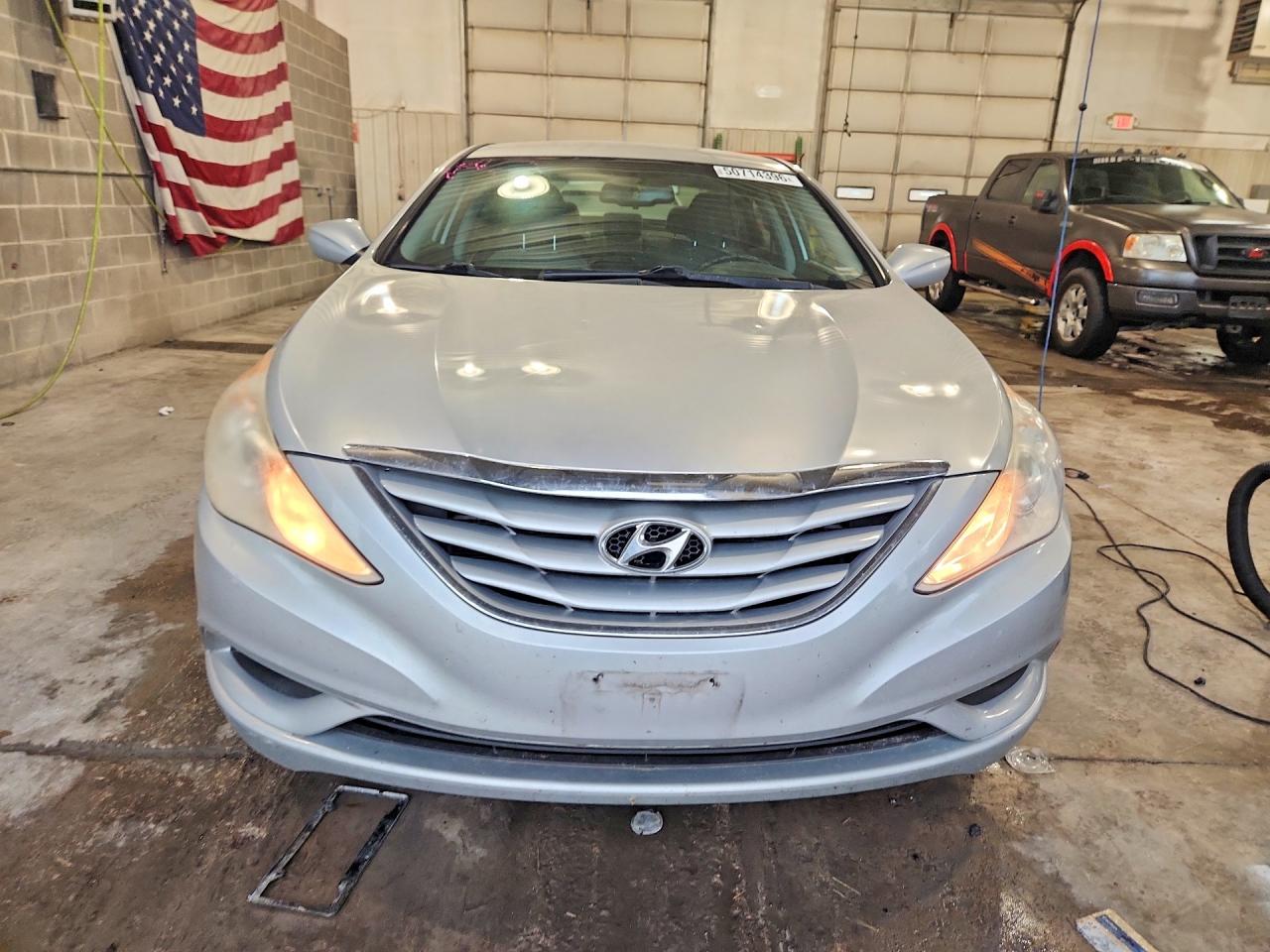 2013 Hyundai Sonata Серебряный vin: 5NPEB4AC6DH760670