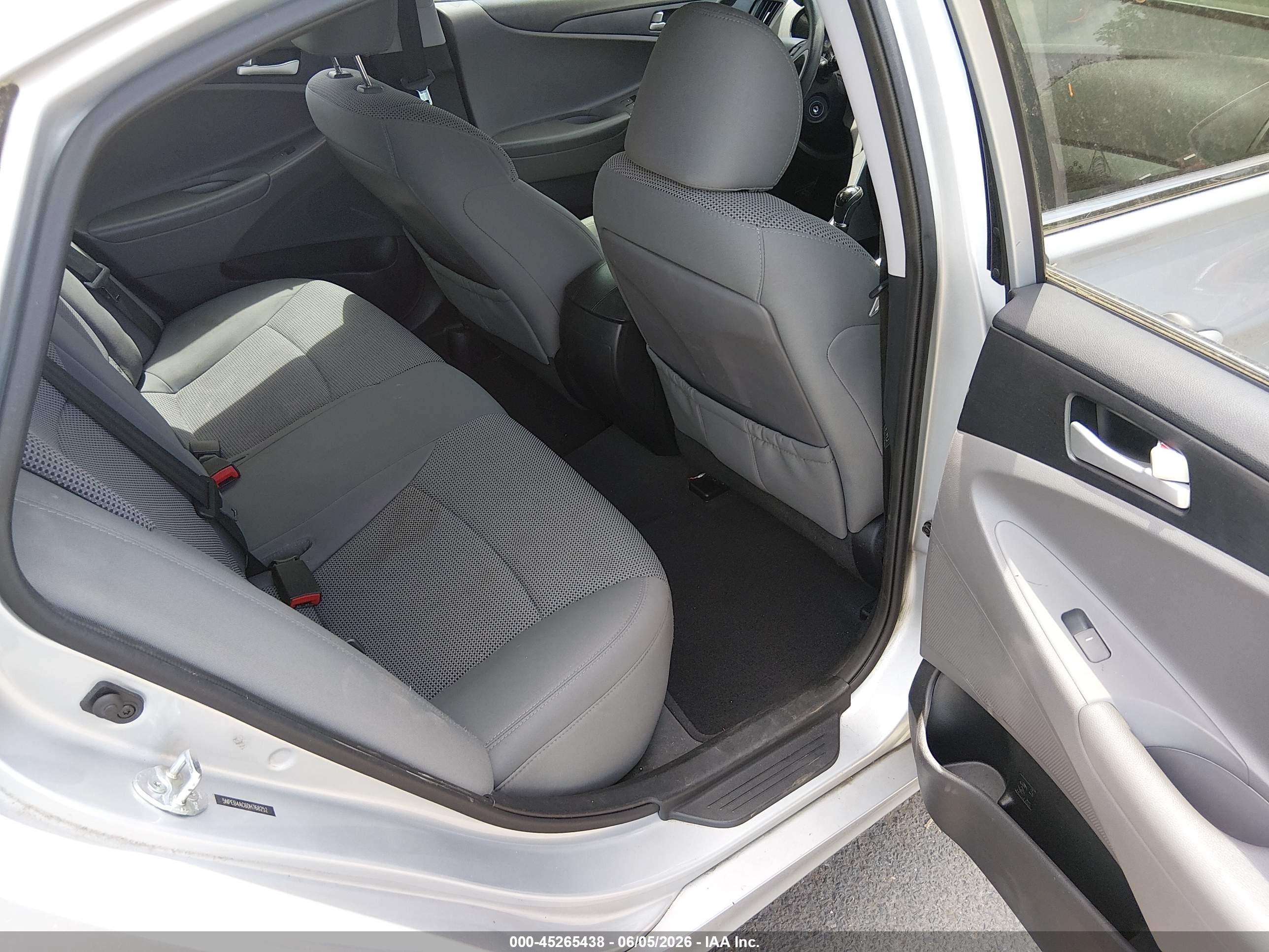 2013 Hyundai Sonata Gls Silver vin: 5NPEB4AC6DH768252