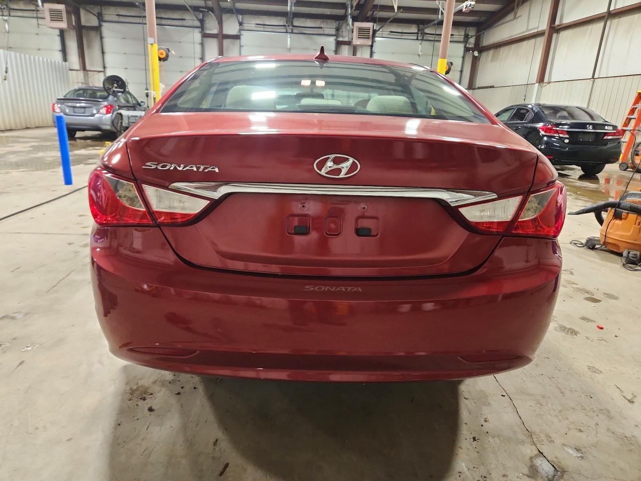 2013 Hyundai Sonata Gls Красный vin: 5NPEB4AC6DH795130