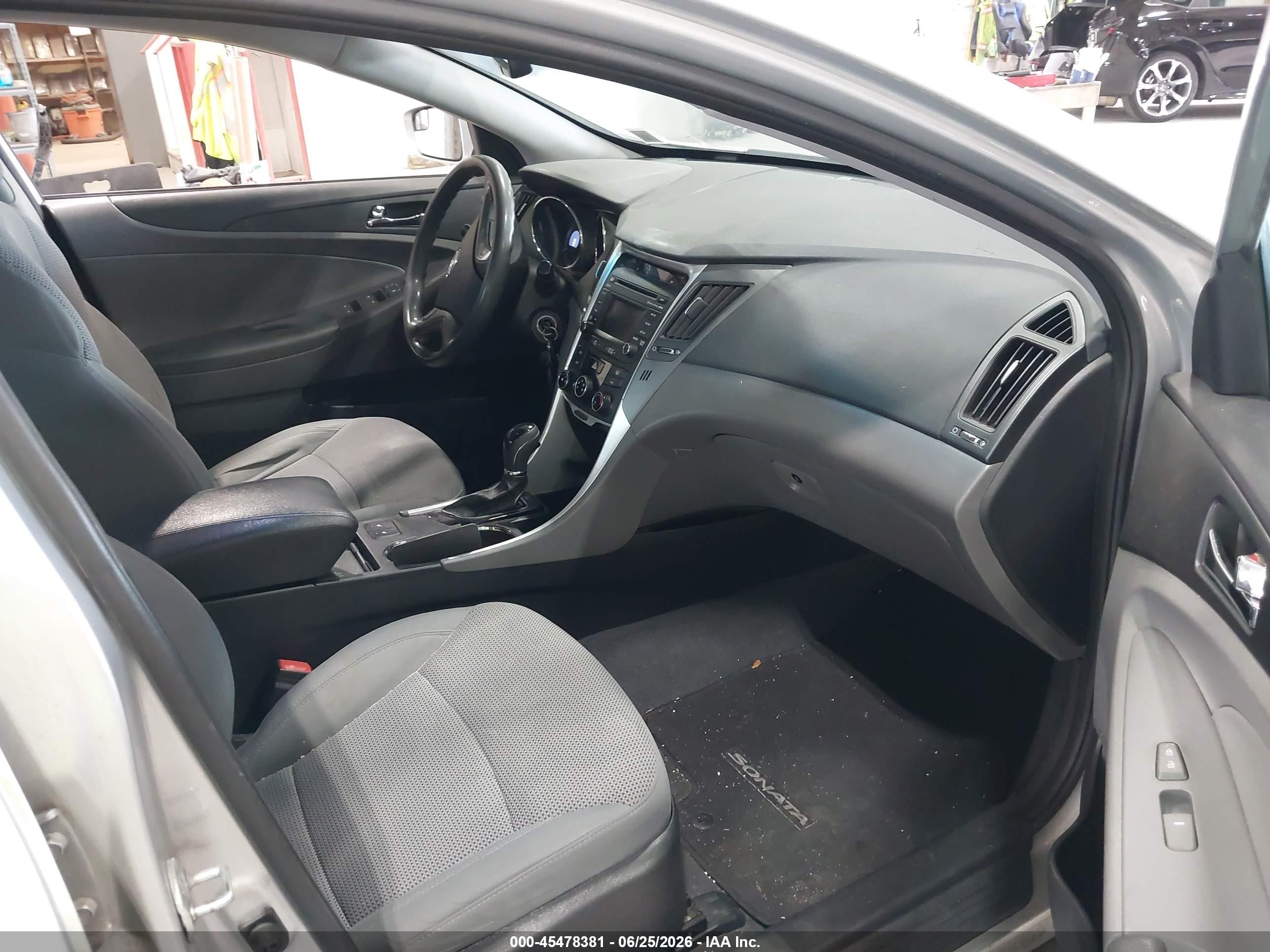 2014 Hyundai Sonata Gls Silver vin: 5NPEB4AC6EH837474