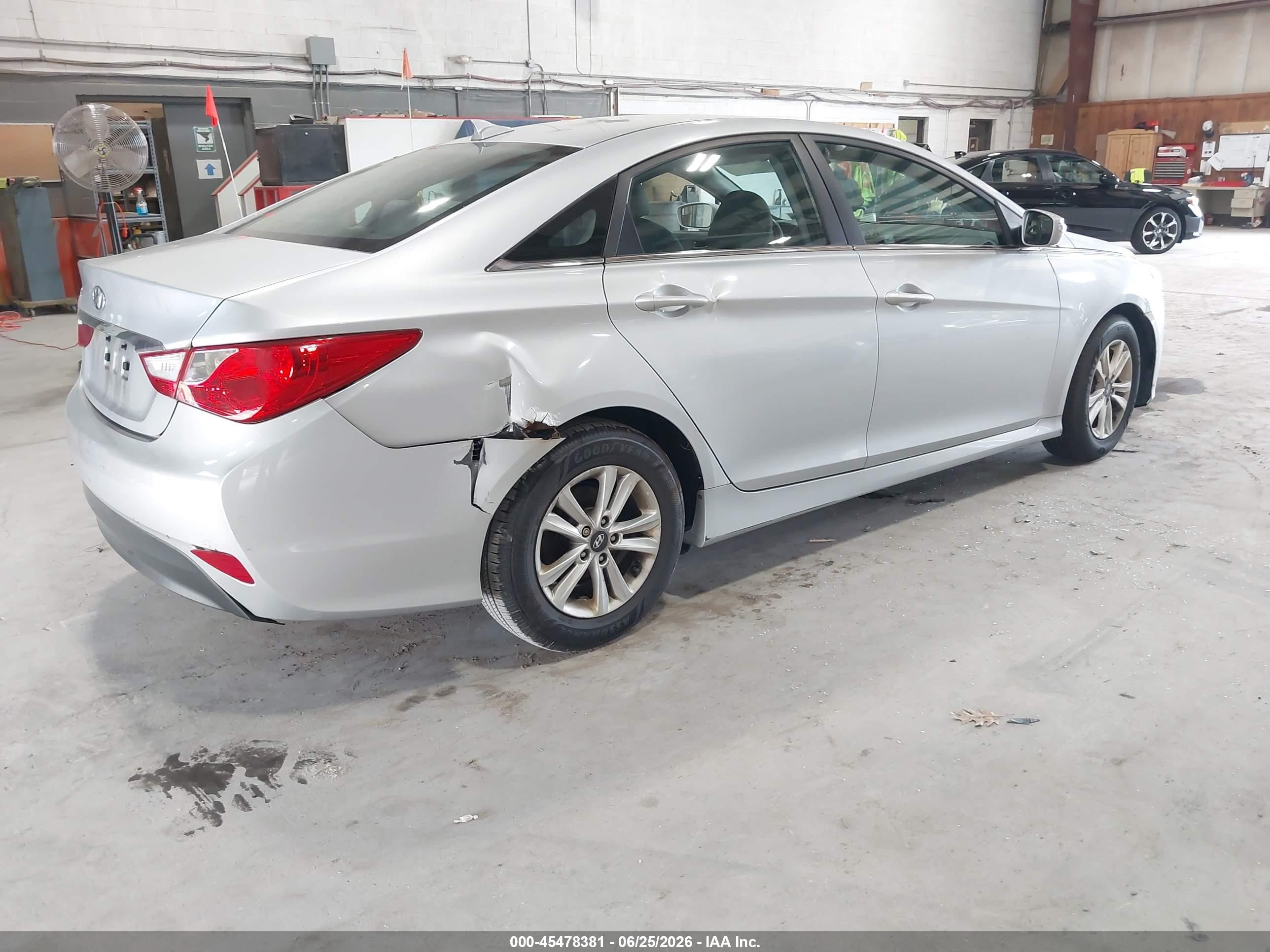 2014 Hyundai Sonata Gls Silver vin: 5NPEB4AC6EH837474