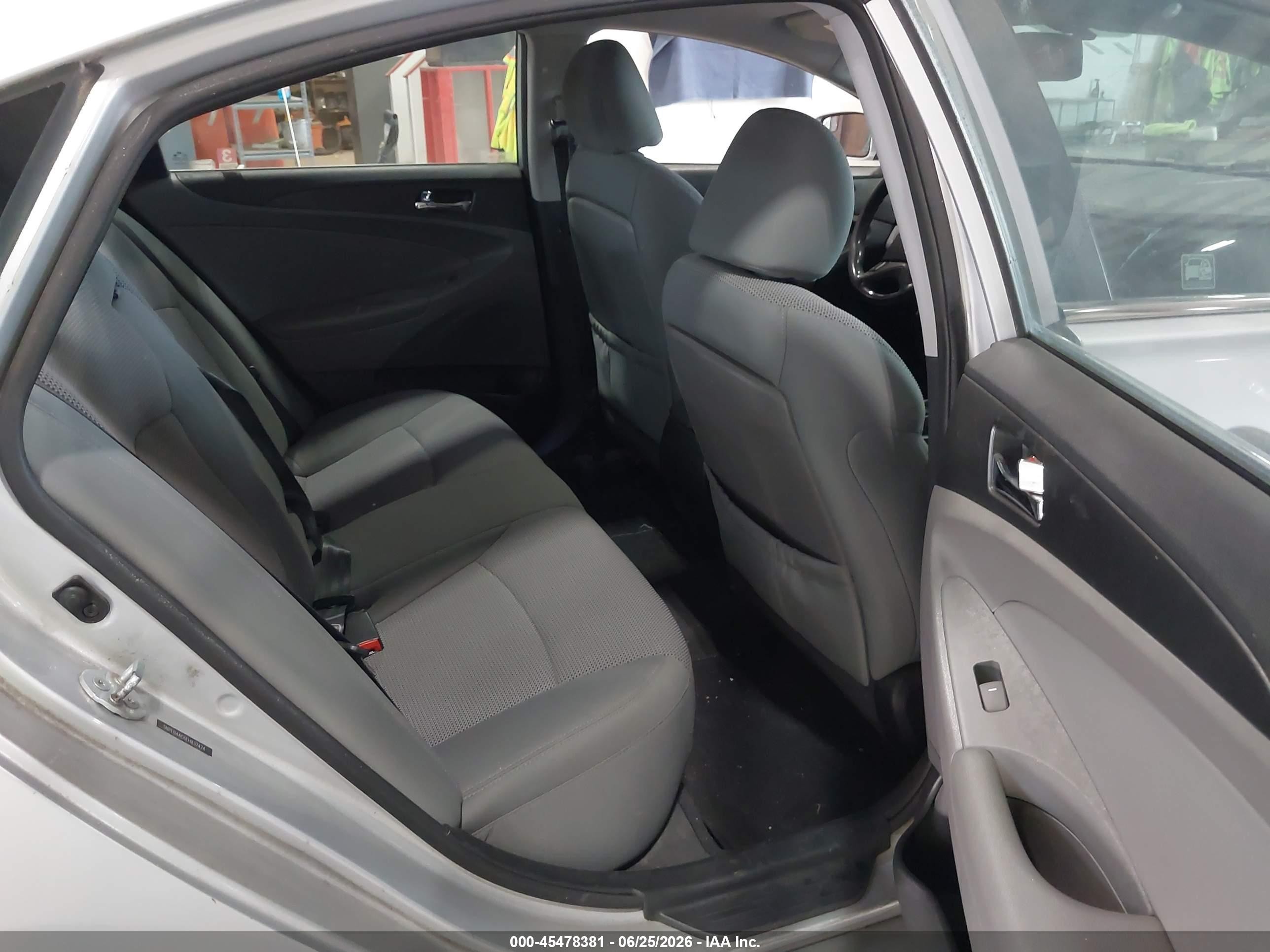 2014 Hyundai Sonata Gls Silver vin: 5NPEB4AC6EH837474