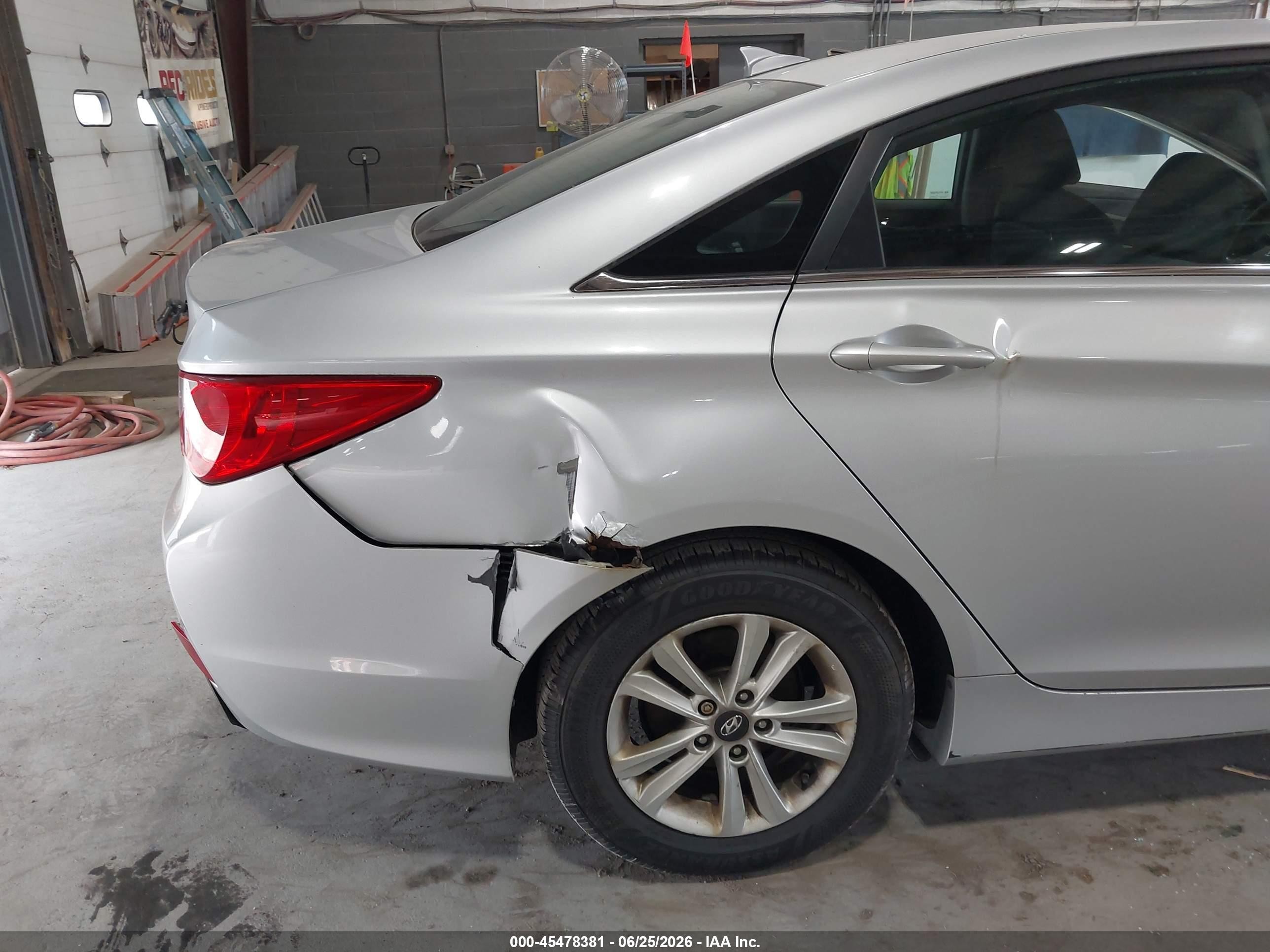 2014 Hyundai Sonata Gls Silver vin: 5NPEB4AC6EH837474