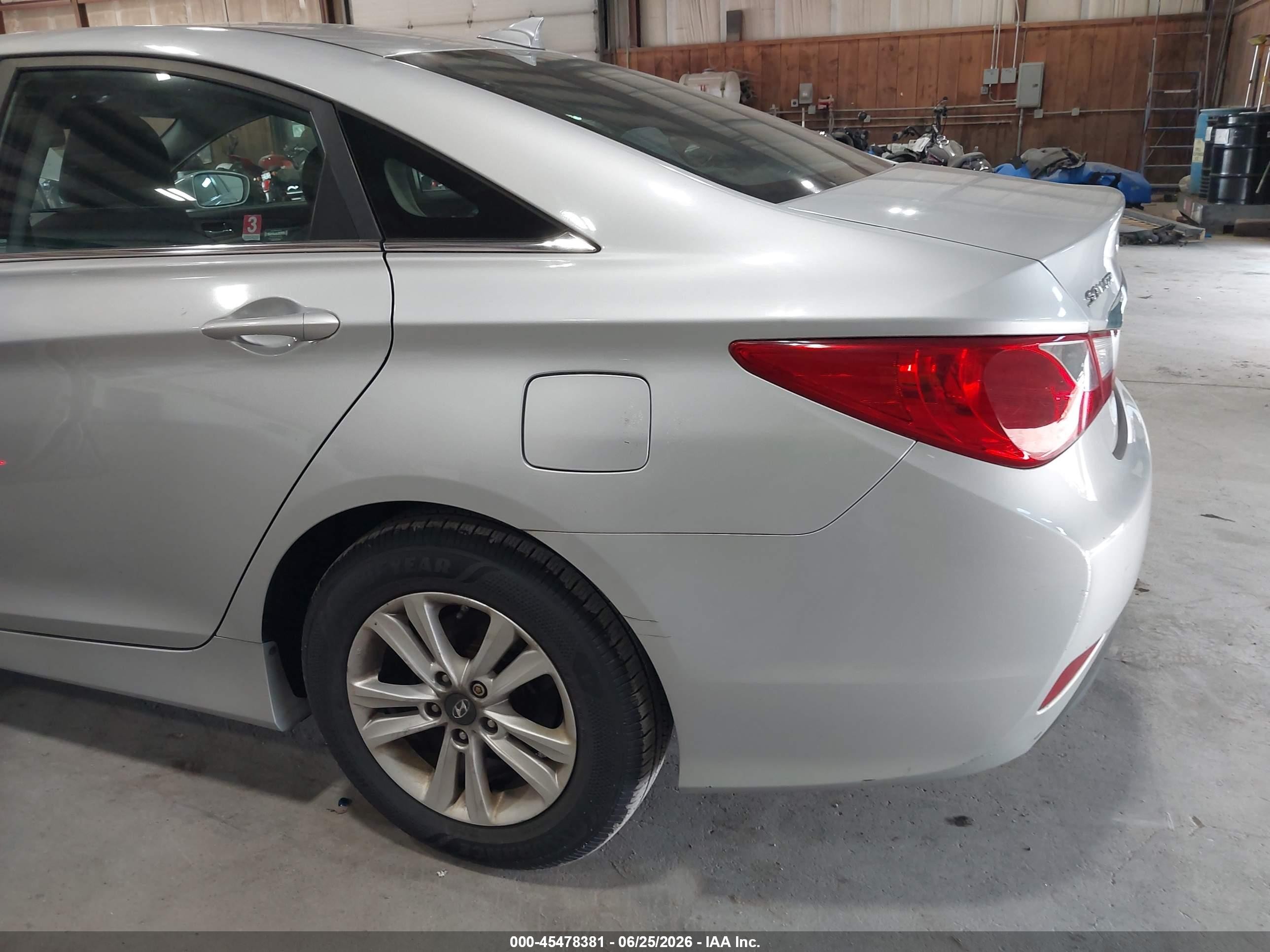 2014 Hyundai Sonata Gls Silver vin: 5NPEB4AC6EH837474