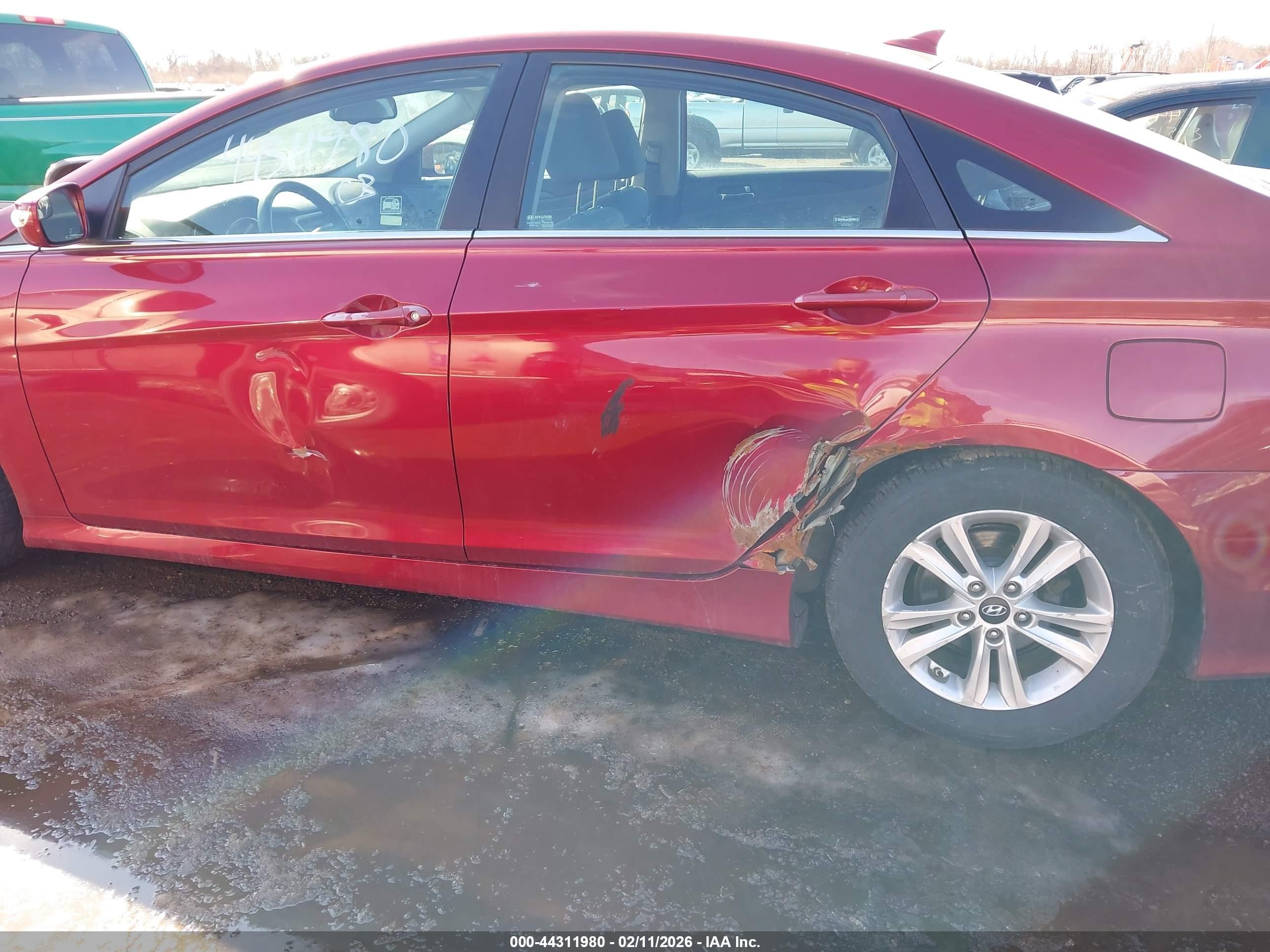 2014 Hyundai Sonata Gls Maroon vin: 5NPEB4AC6EH899750