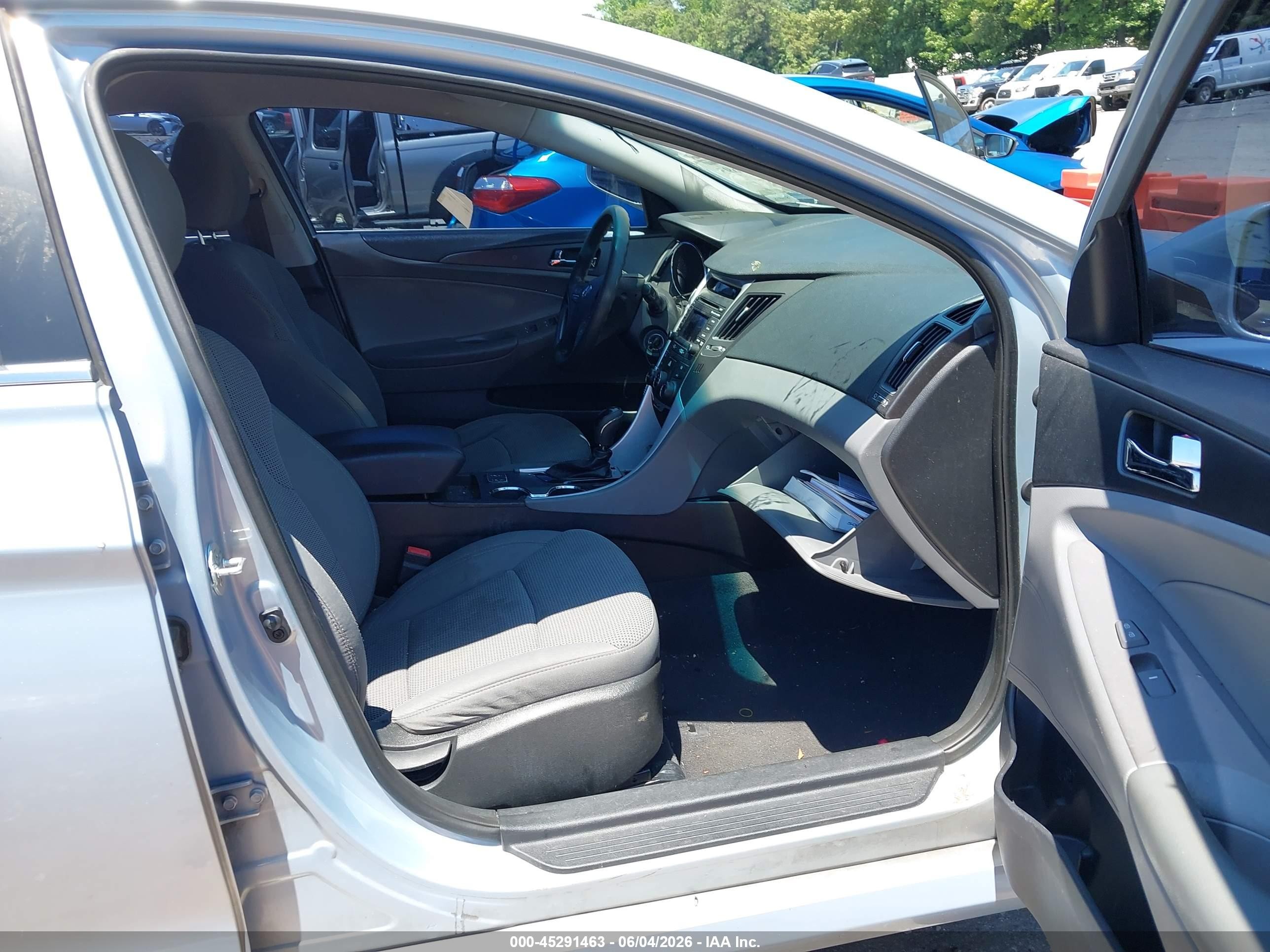 2014 Hyundai Sonata Gls Silver vin: 5NPEB4AC6EH919835
