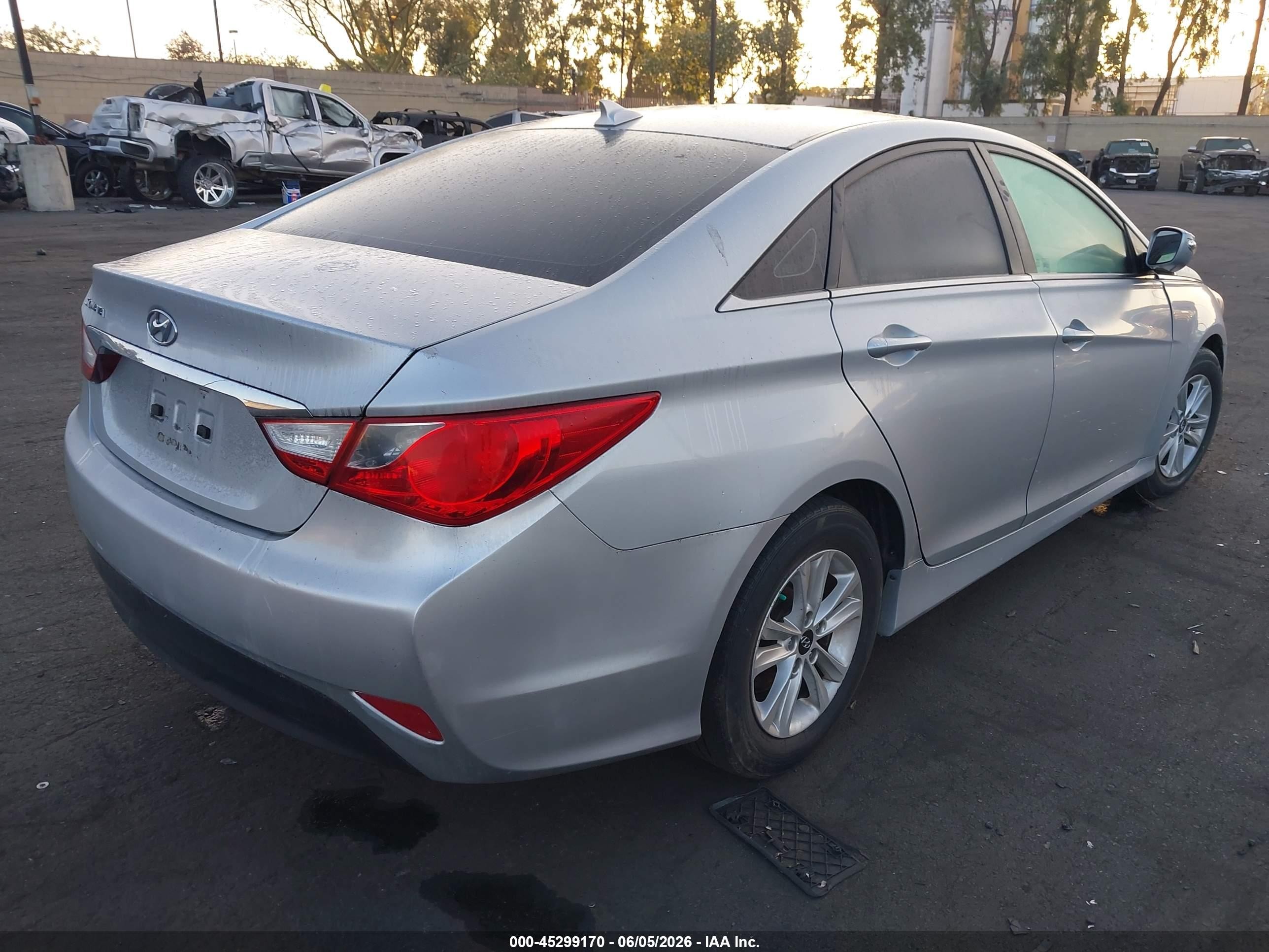 2014 Hyundai Sonata Gls Silver vin: 5NPEB4AC6EH935243