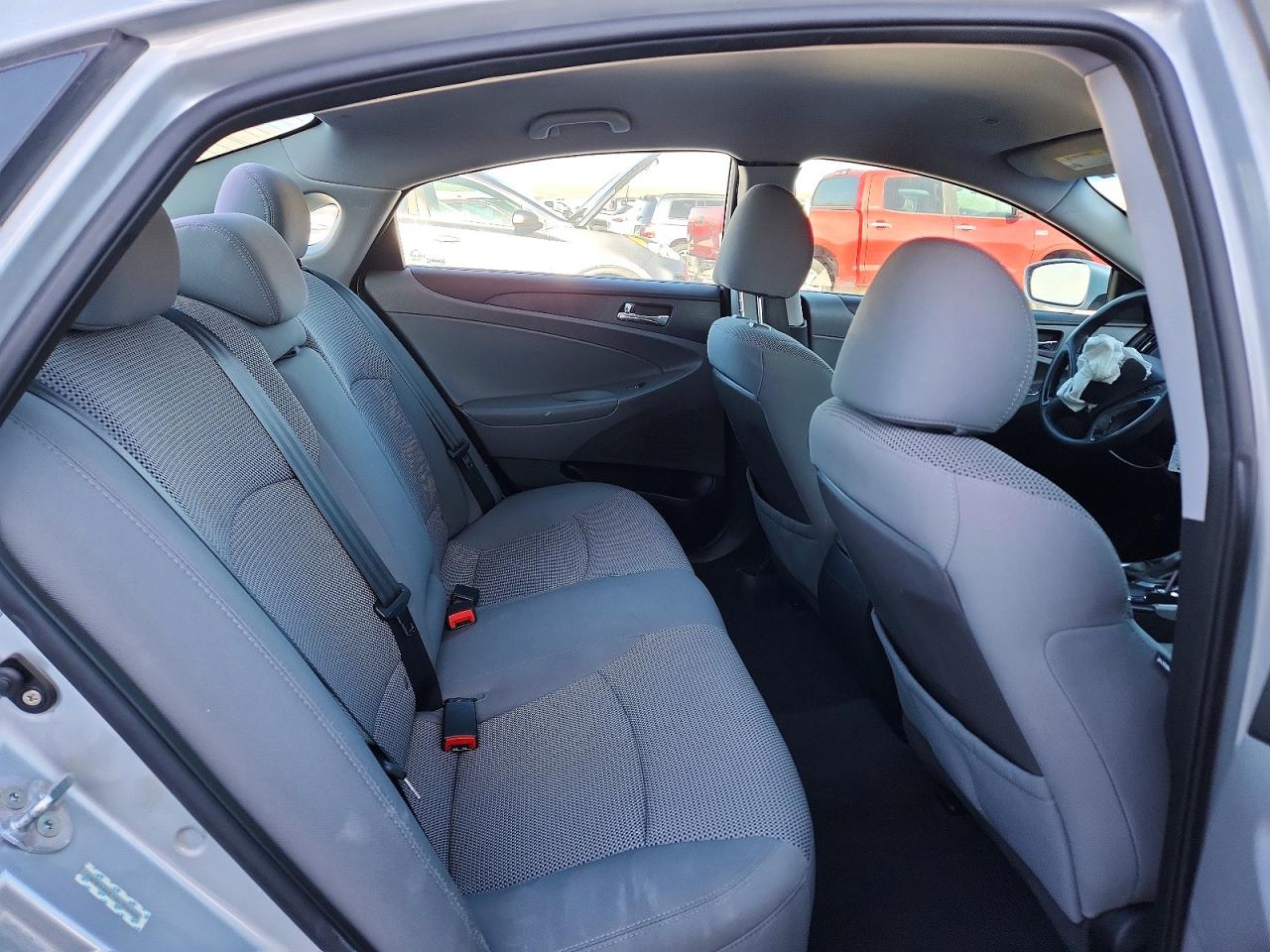 2011 Hyundai Sonata Gls Silver vin: 5NPEB4AC7BH126409