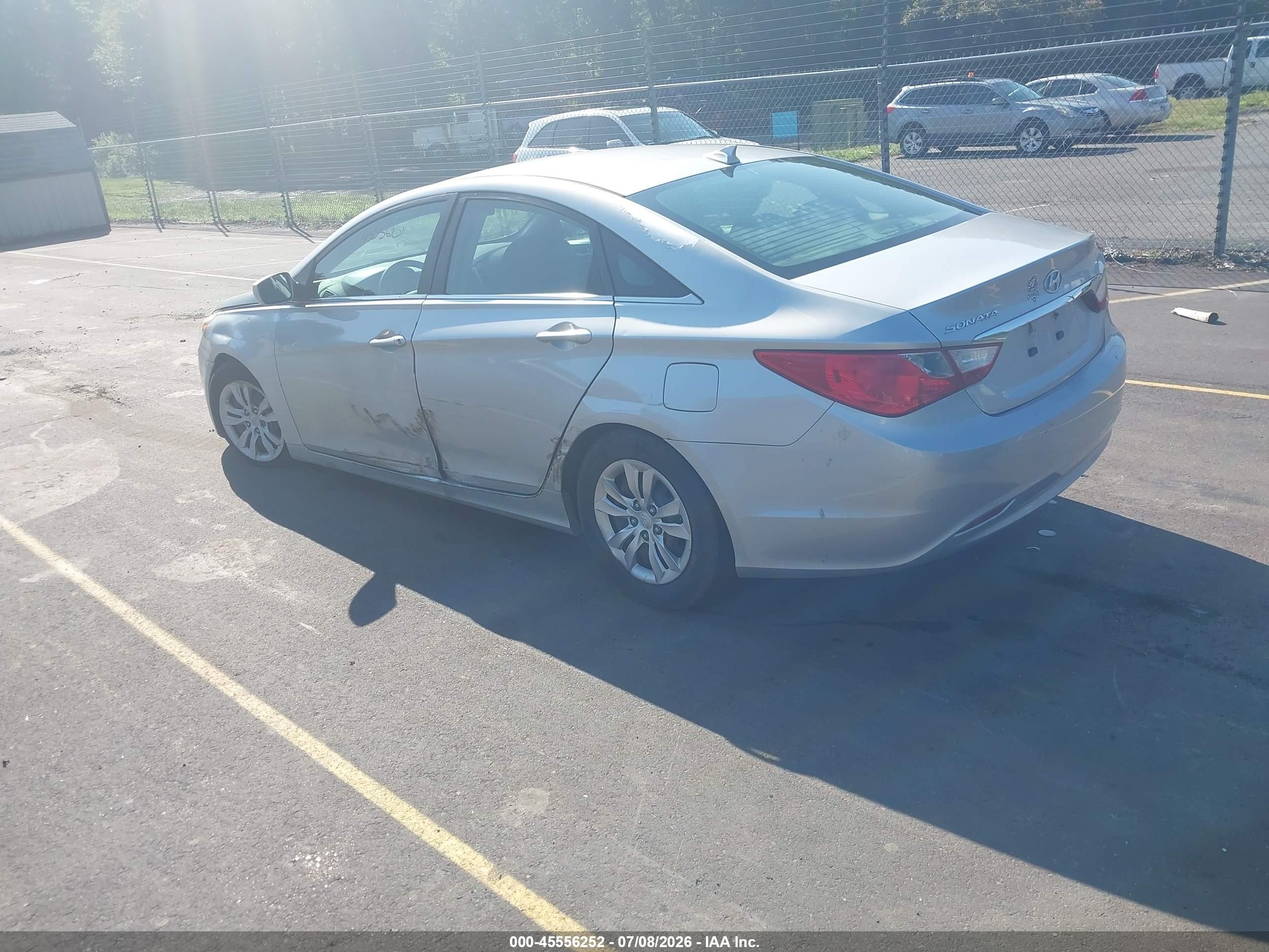 2012 Hyundai Sonata Gls Silver vin: 5NPEB4AC7CH379828
