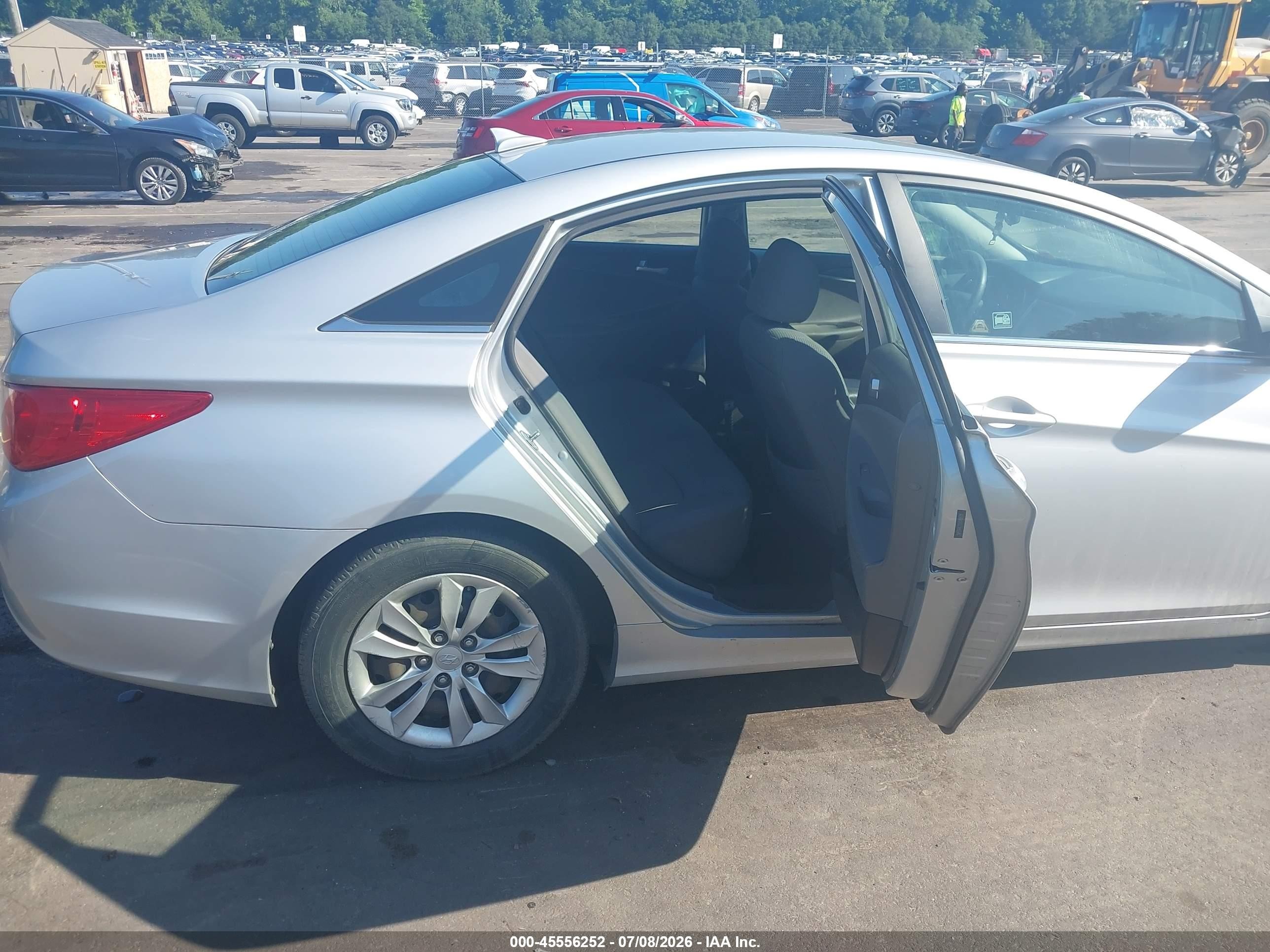2012 Hyundai Sonata Gls Silver vin: 5NPEB4AC7CH379828