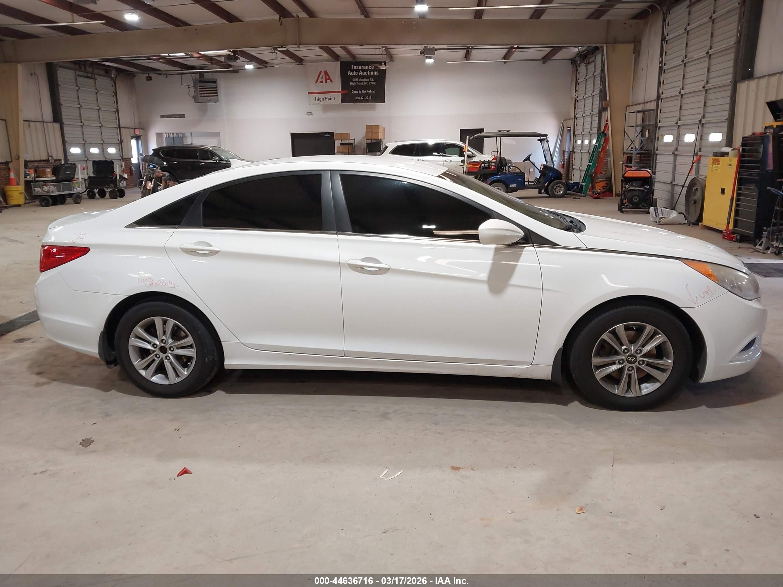 2012 Hyundai Sonata Gls Белый vin: 5NPEB4AC7CH477967