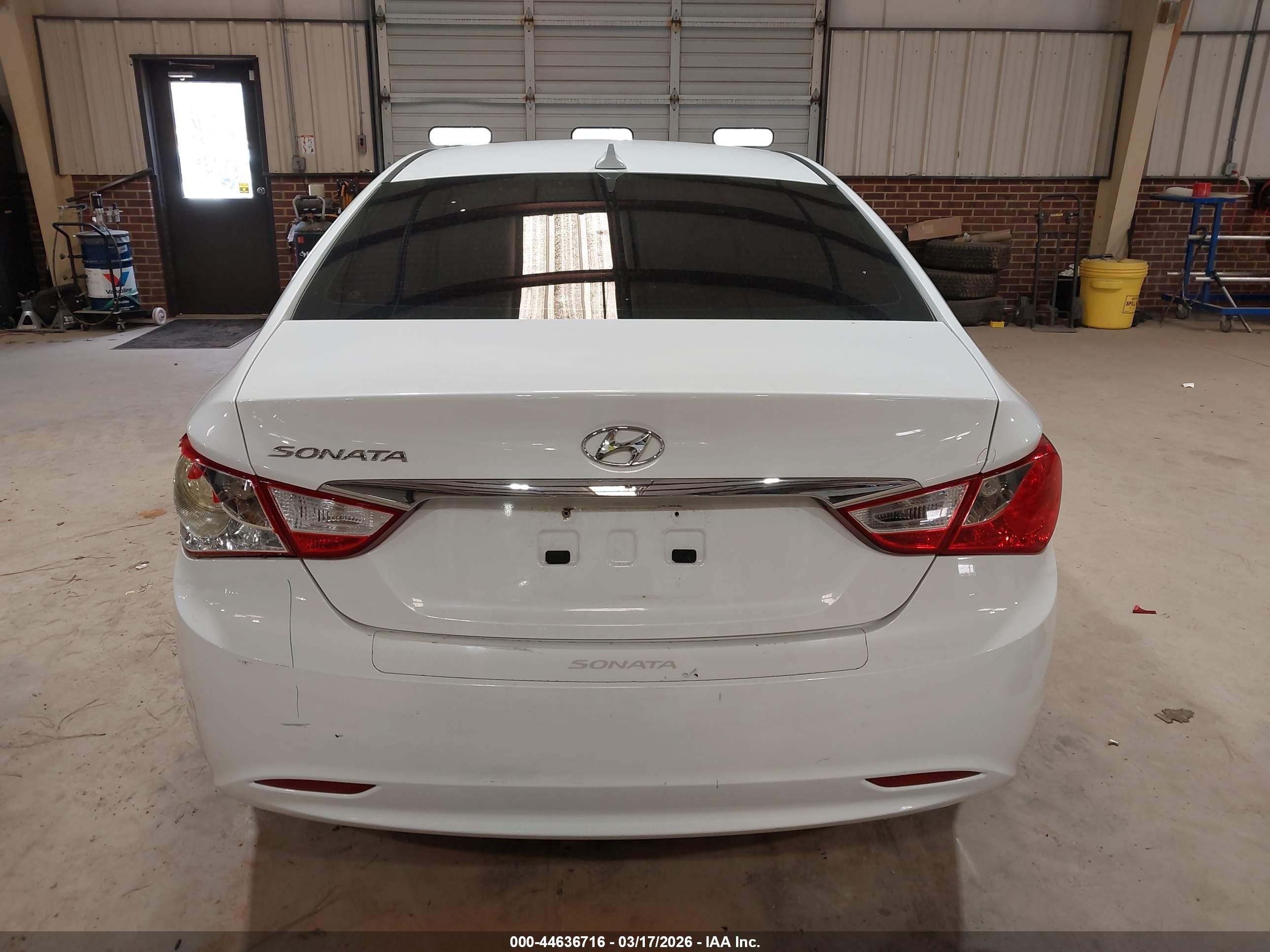 2012 Hyundai Sonata Gls Белый vin: 5NPEB4AC7CH477967